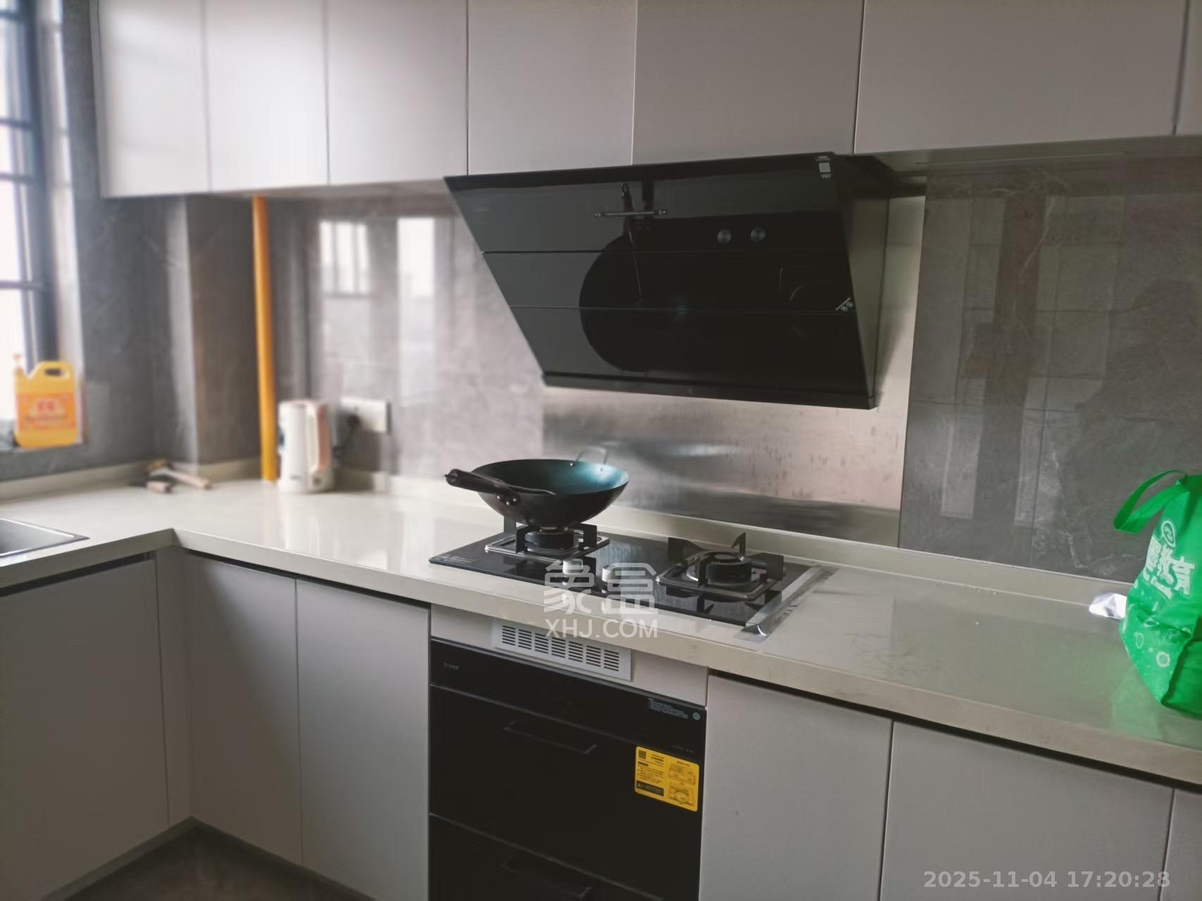 长沙溪山悦 4室2厅2卫 3200.0元/月 长沙溪山悦 4室2厅2卫 3200.0元/月室内图