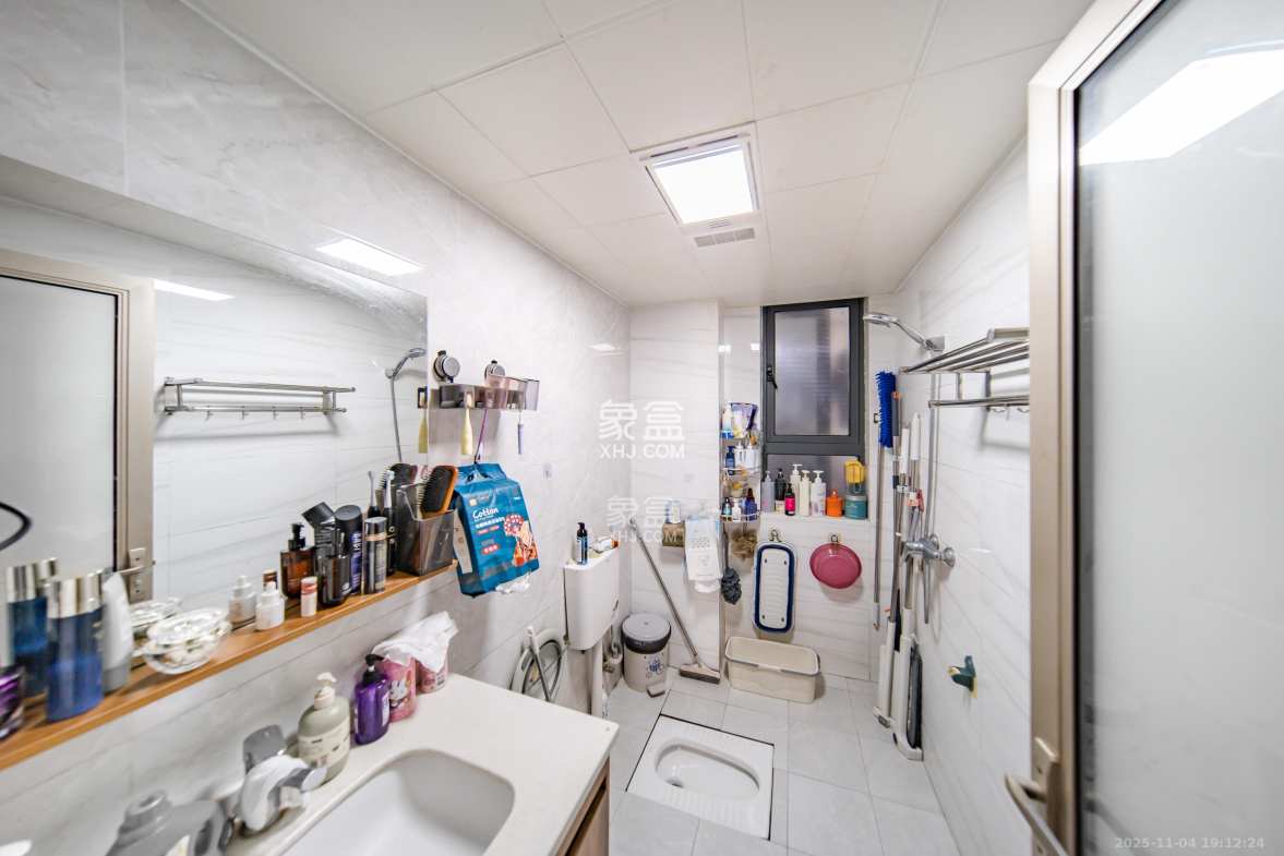 里约荟 3室2厅2卫 90.0万 里约荟 3室2厅2卫 90.0万卫生间