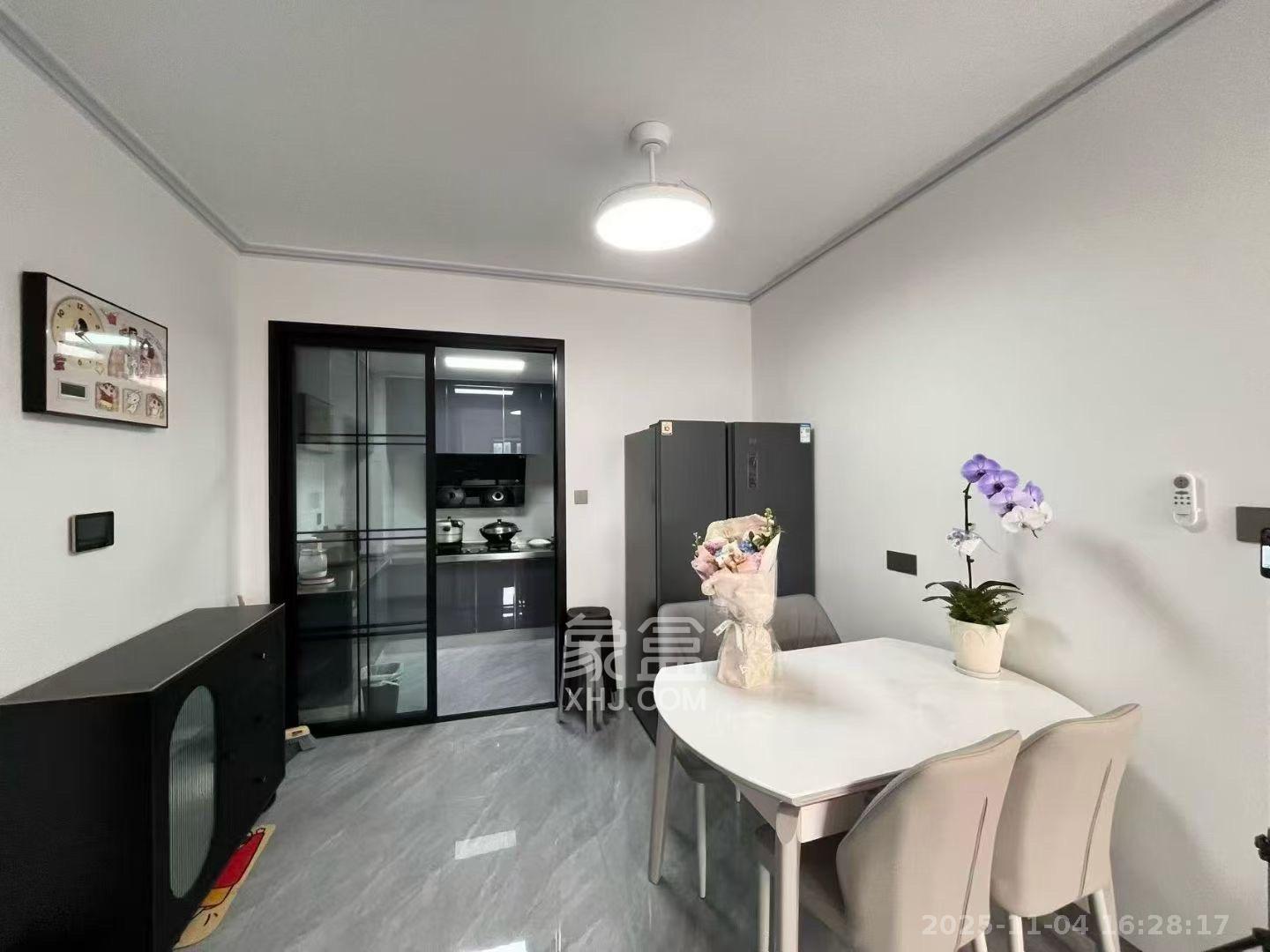 兴威帕克水岸  1室1厅1卫    1600.0元/月室内图1