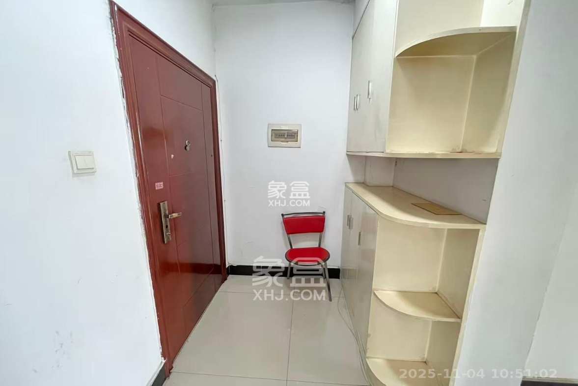 银港水晶城 2室2厅1卫 1900.0元/月 银港水晶城 2室2厅1卫 1900.0元/月室内图