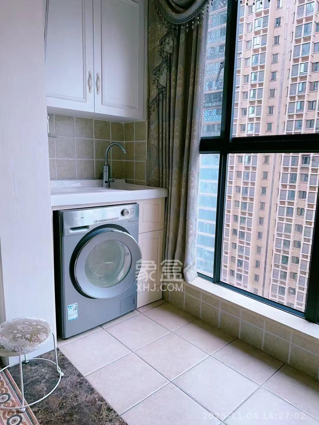 深业睿城  2室2厅1卫    2400.0元/月室内图