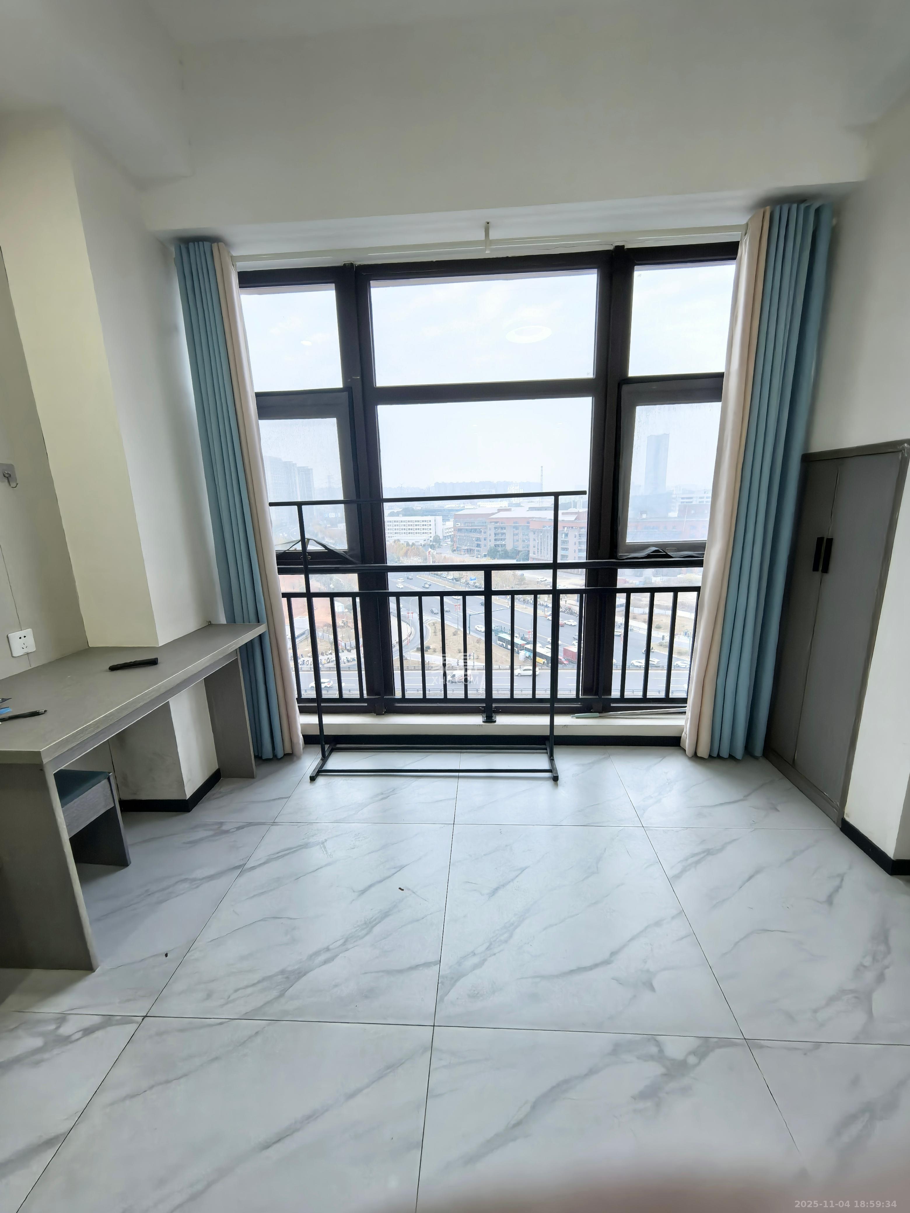 东方美地  1室1厅1卫    1450.0元/月室内图