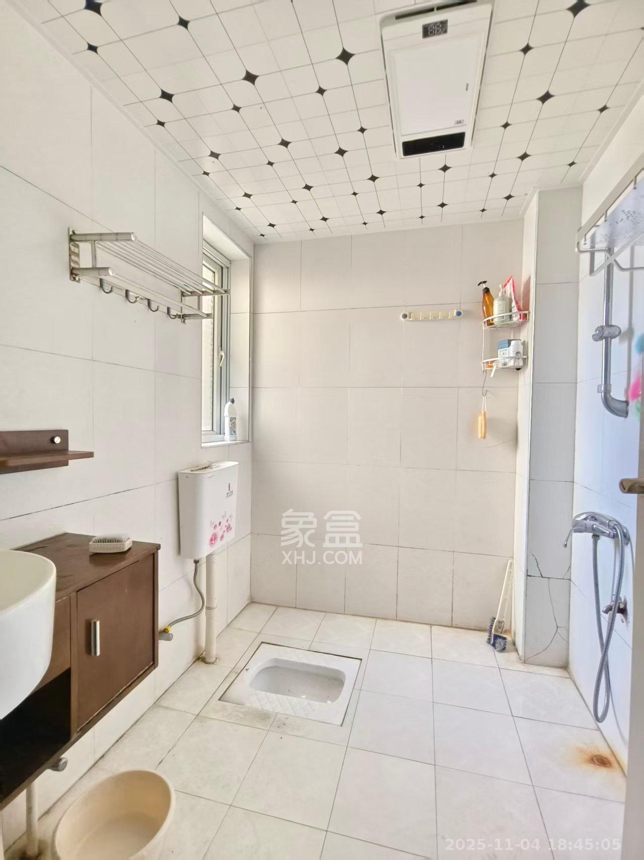 山水湾  2室2厅1卫    1300.0元/月室内图