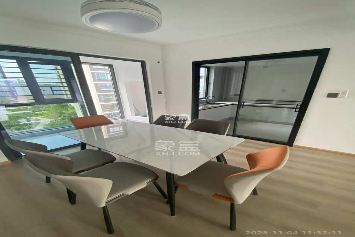 中交中央公园D5区 4室2厅1卫 4200.0元/月 中交中央公园D5区 4室2厅1卫 4200.0元/月室内图