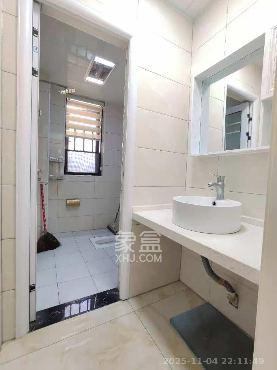 达美溪湖湾 4室2厅2卫 4500.0元/月 达美溪湖湾 4室2厅2卫 4500.0元/月室内图