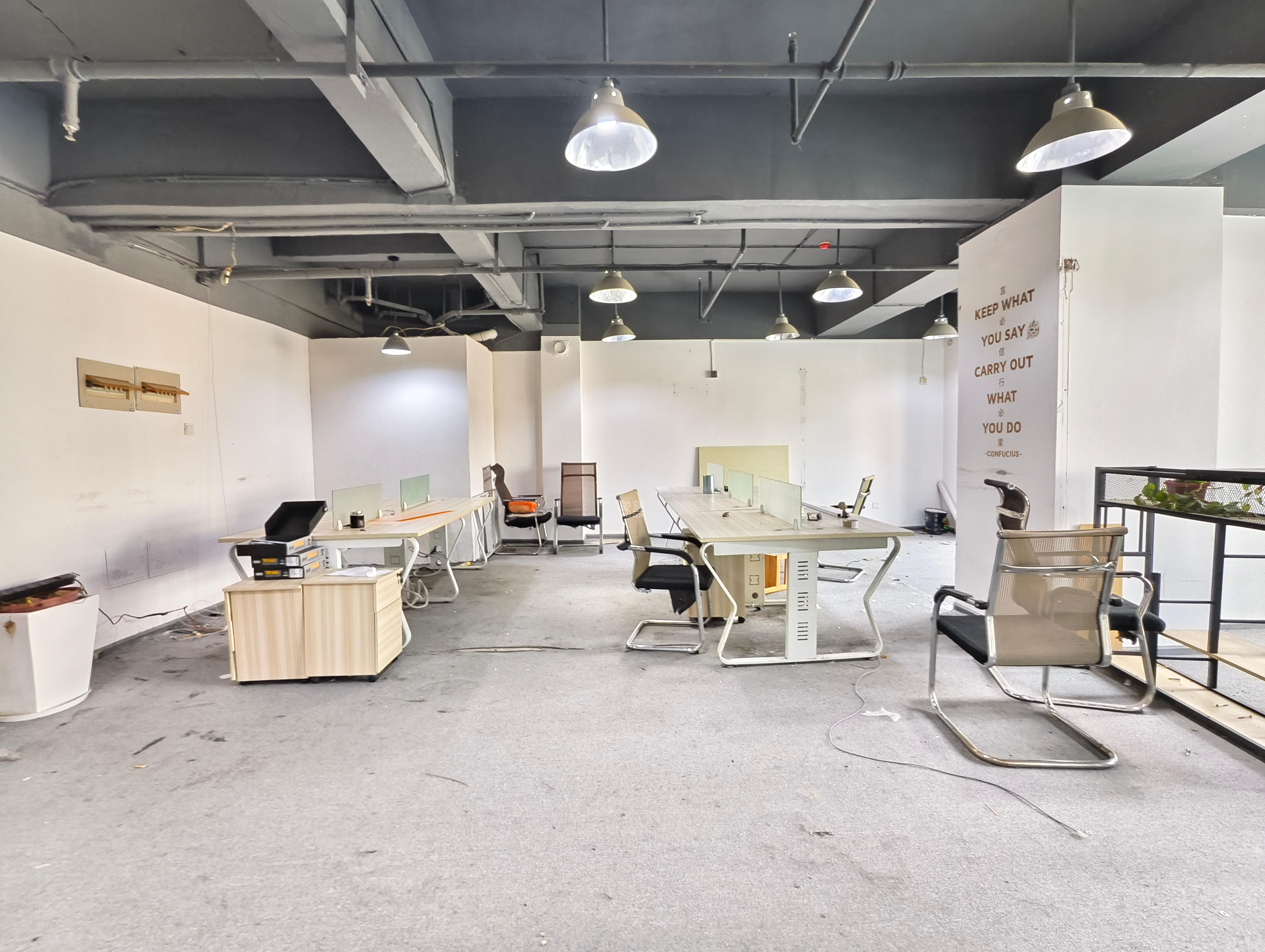 奥克斯广场  1室1厅1卫    3200.0元/月室内图