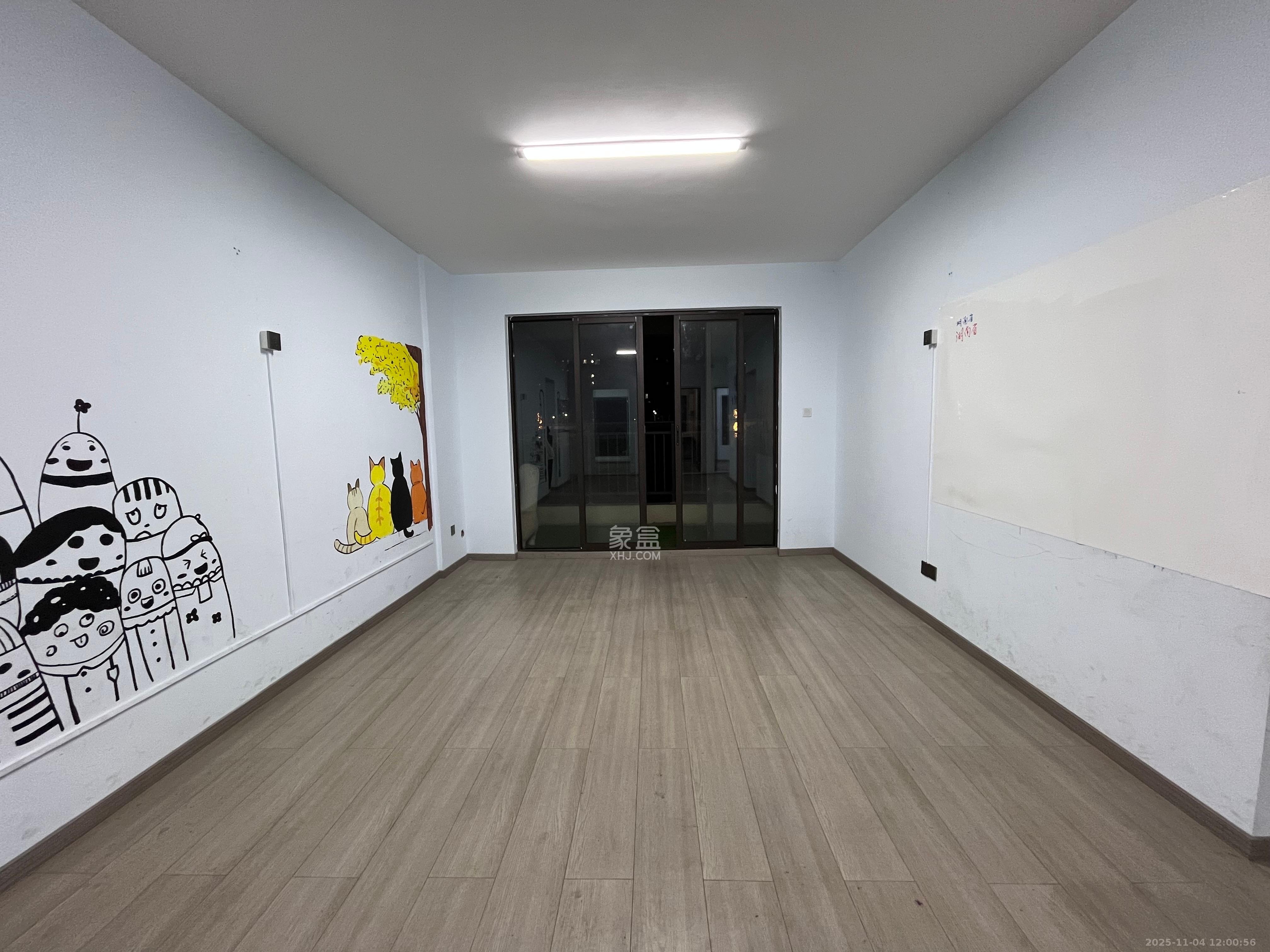 合能枫丹星悦  4室2厅2卫    1900.0元/月