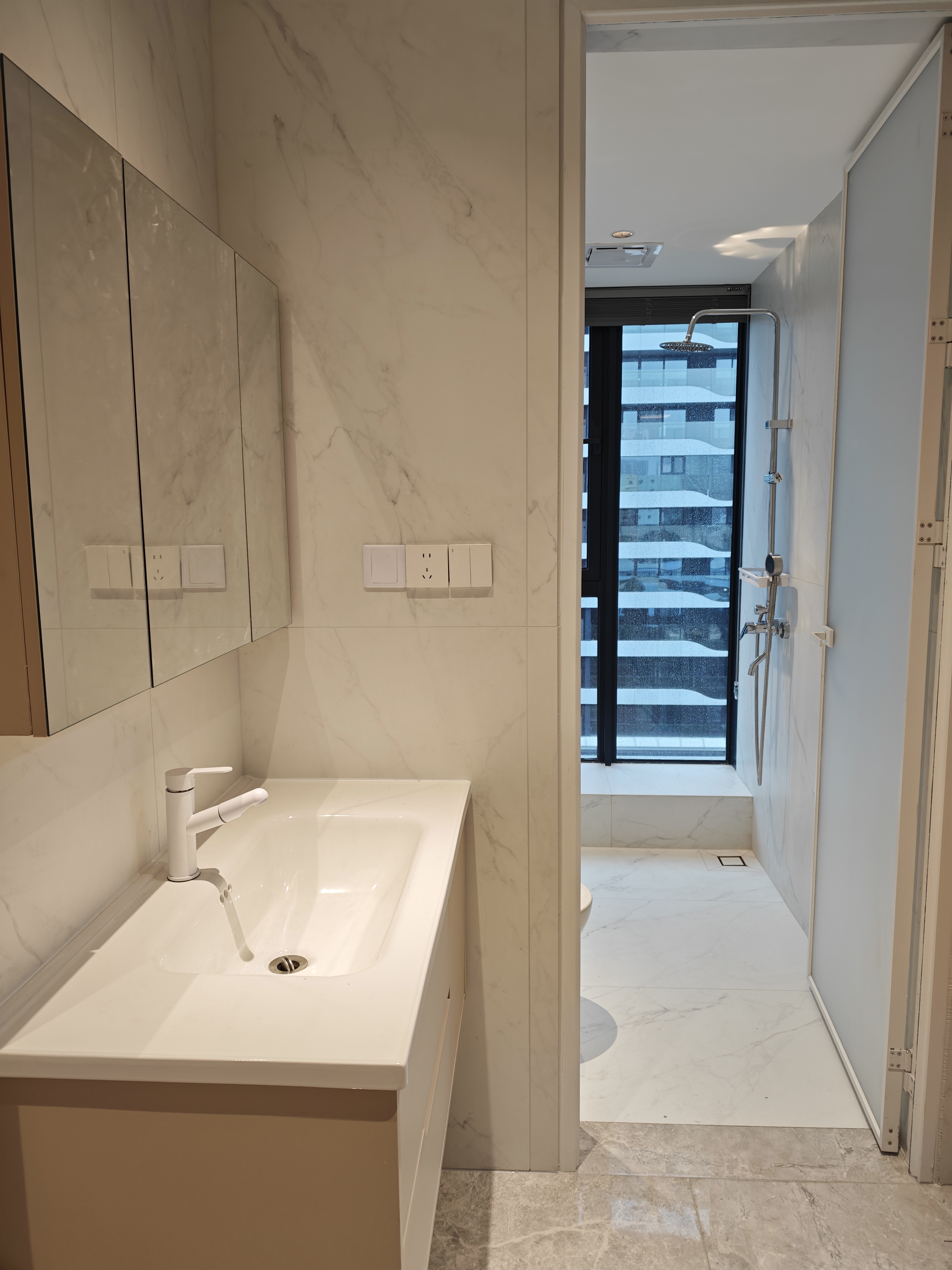 罗牛山璞域  3室2厅2卫    5500.0元/月室内图