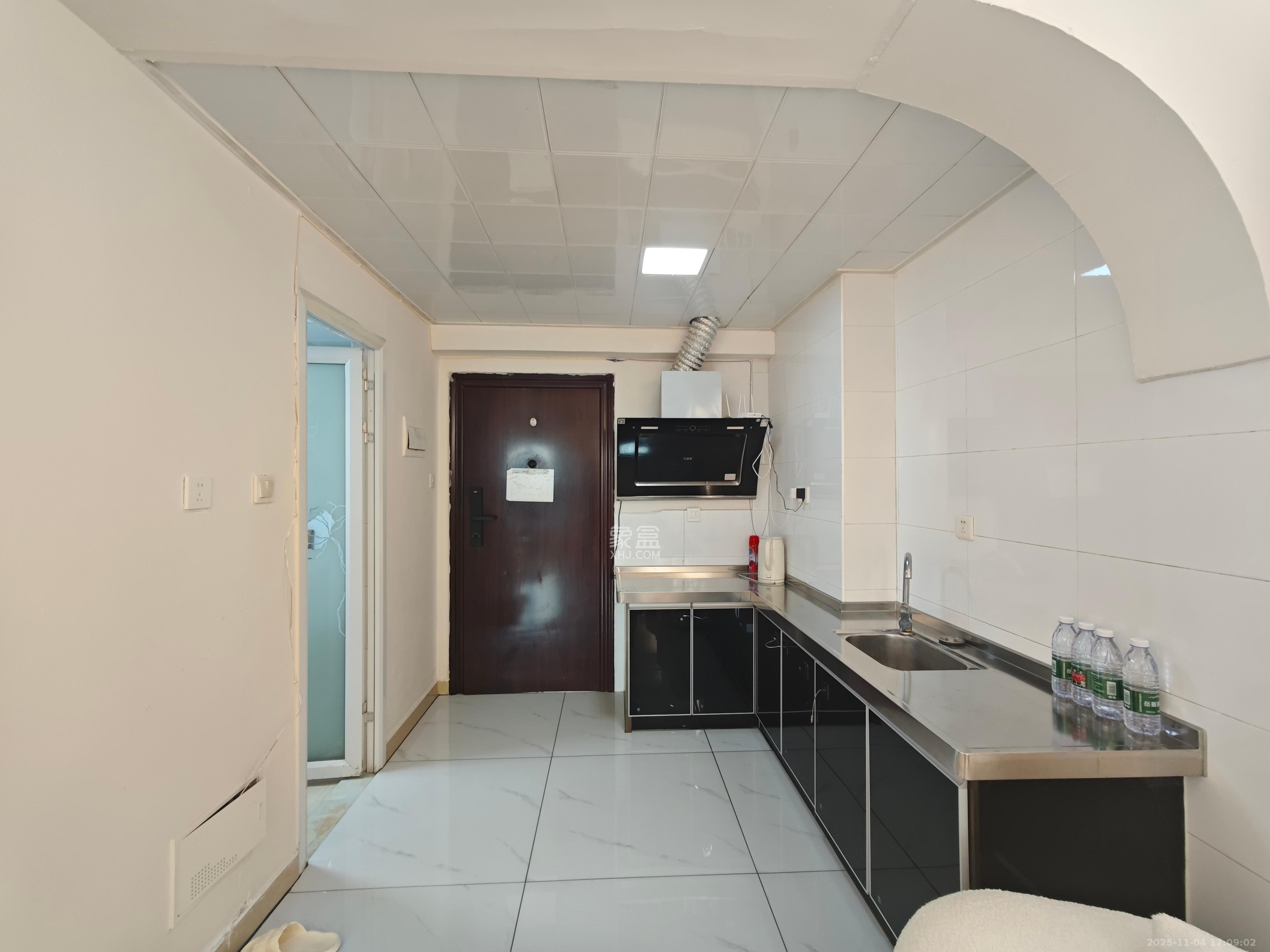 五一中央领御  1室1厅1卫    2000.0元/月室内图