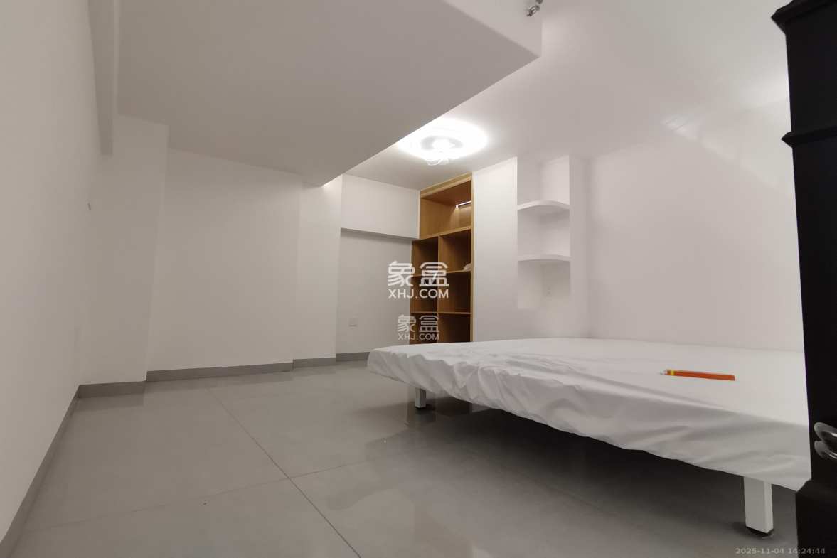 力高凤凰新天 1室1厅1卫 2100.0元/月 力高凤凰新天 1室1厅1卫 2100.0元/月室内图