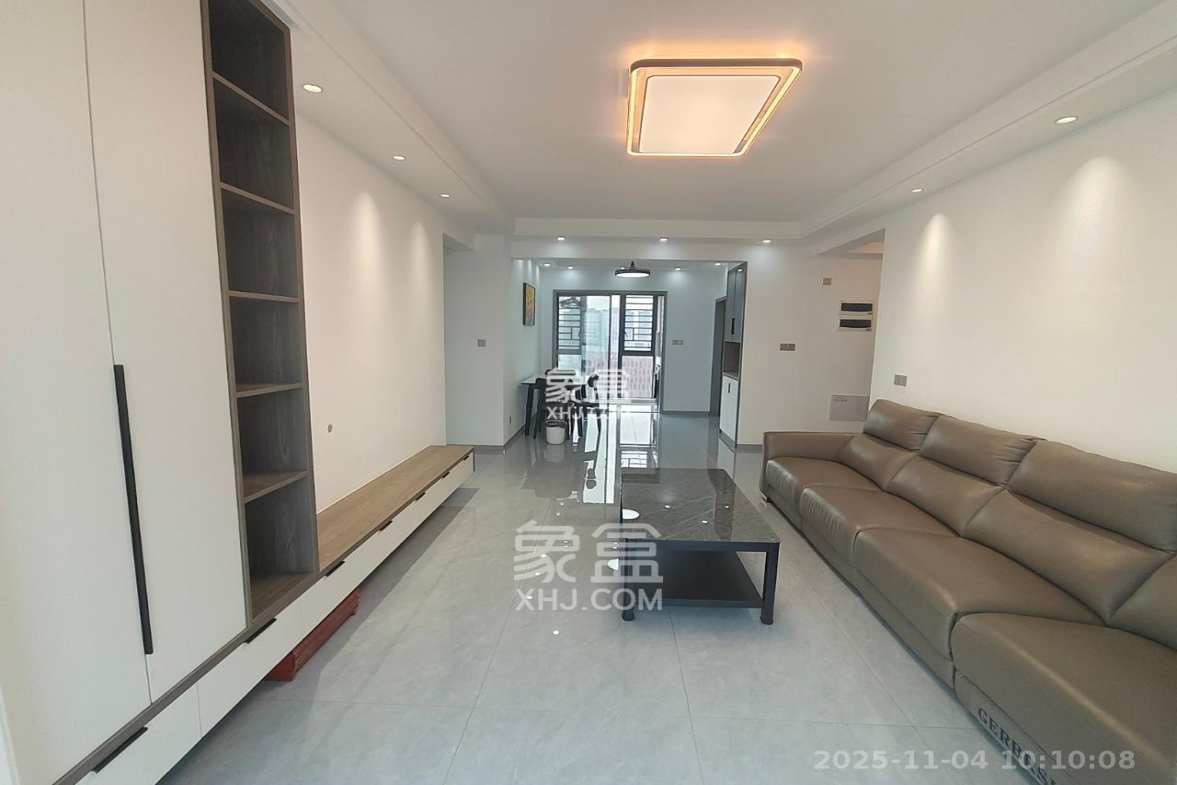 福天星中心(福天星雅苑) 4室2厅2卫 3200.0元/月 福天星中心(福天星雅苑) 4室2厅2卫 3200.0元/月室内图