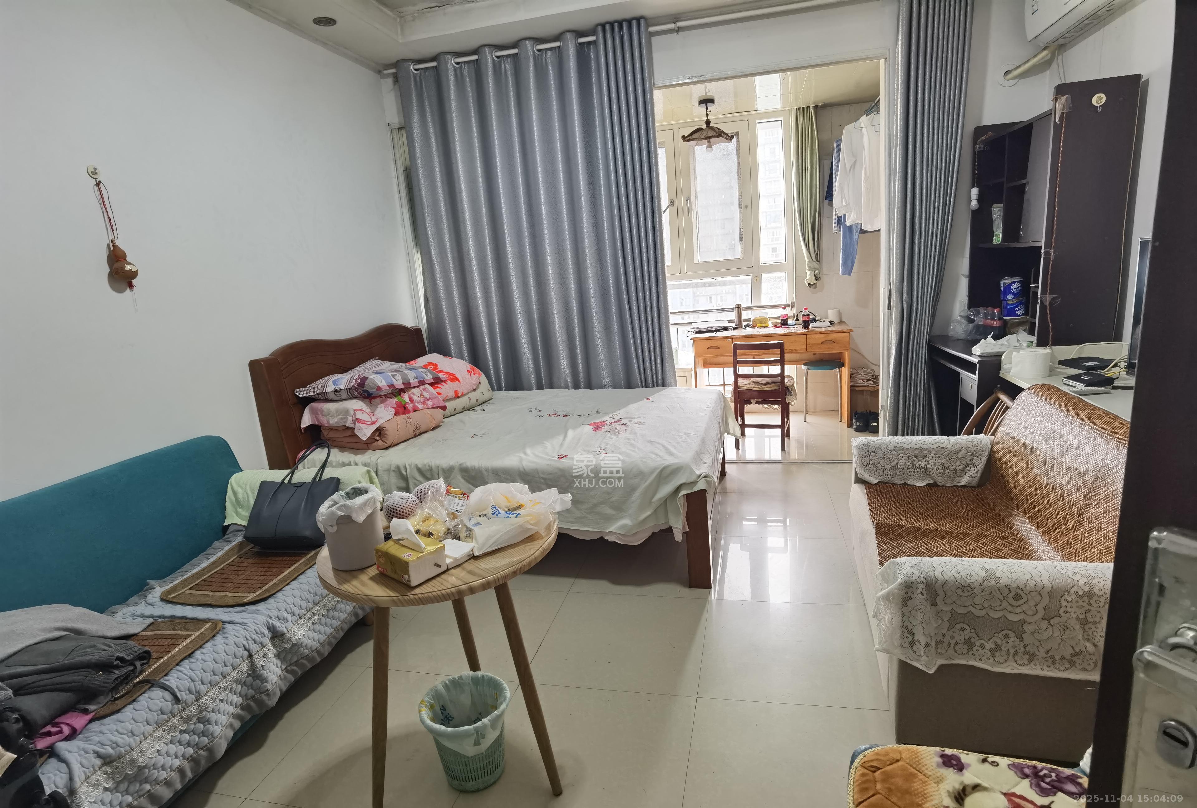 君临国际  1室1厅1卫    1400.0元/月