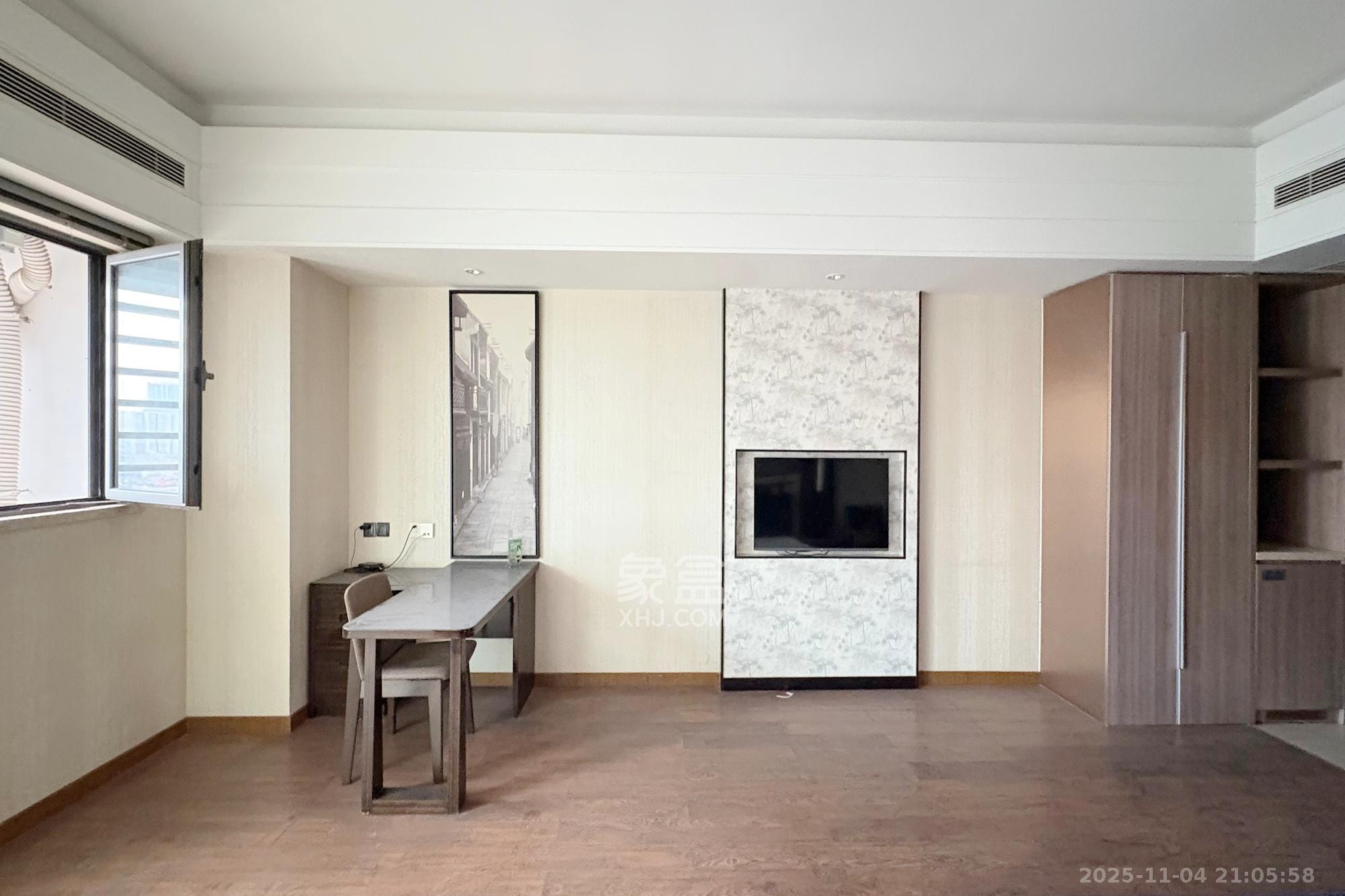 凯通国际城（凯通朝庭）  3室2厅1卫    93.8万客厅