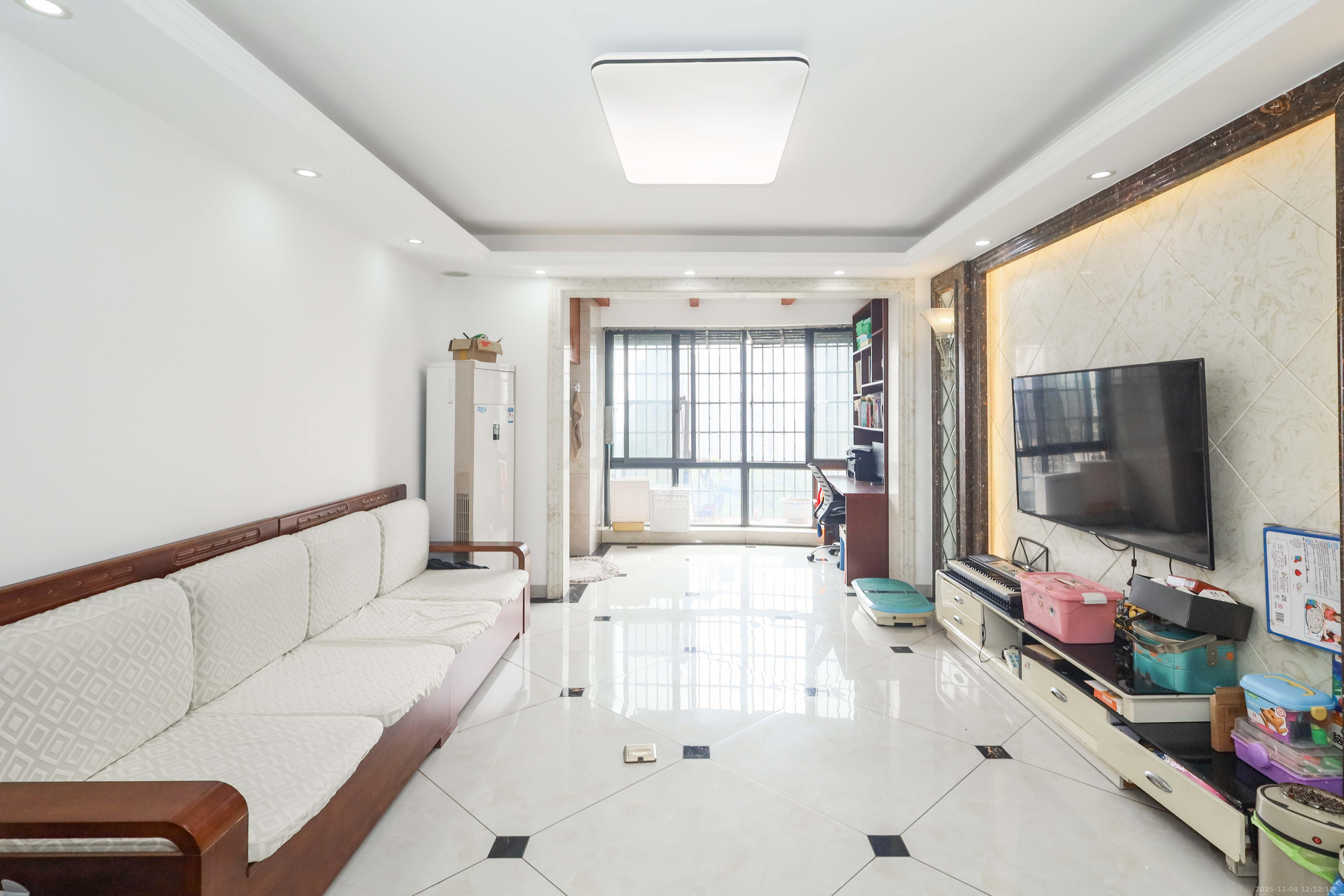 保利麓谷林语C区  3室2厅1卫    89.0万