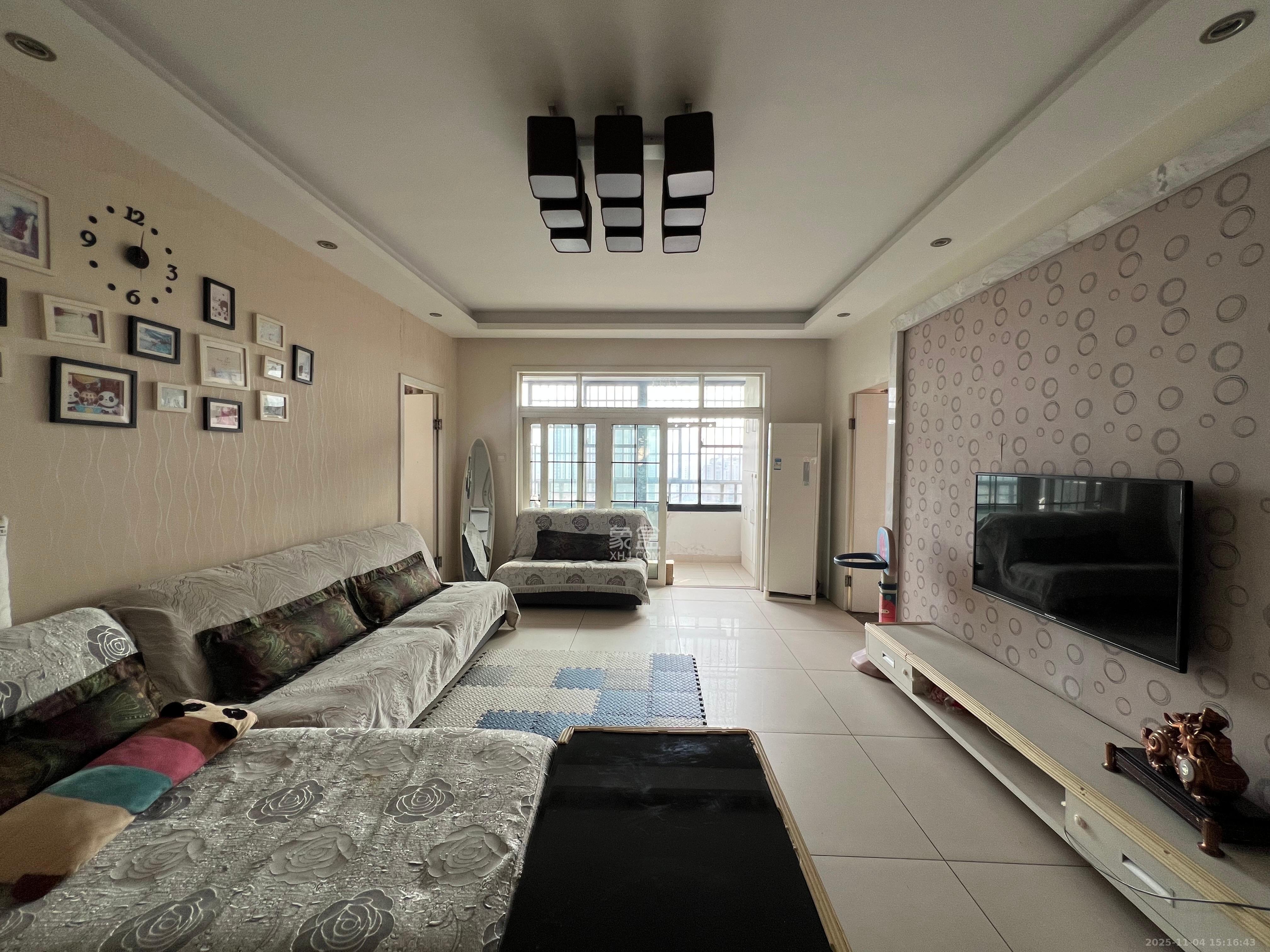 沁园春御院  3室2厅2卫    3000.0元/月室内图