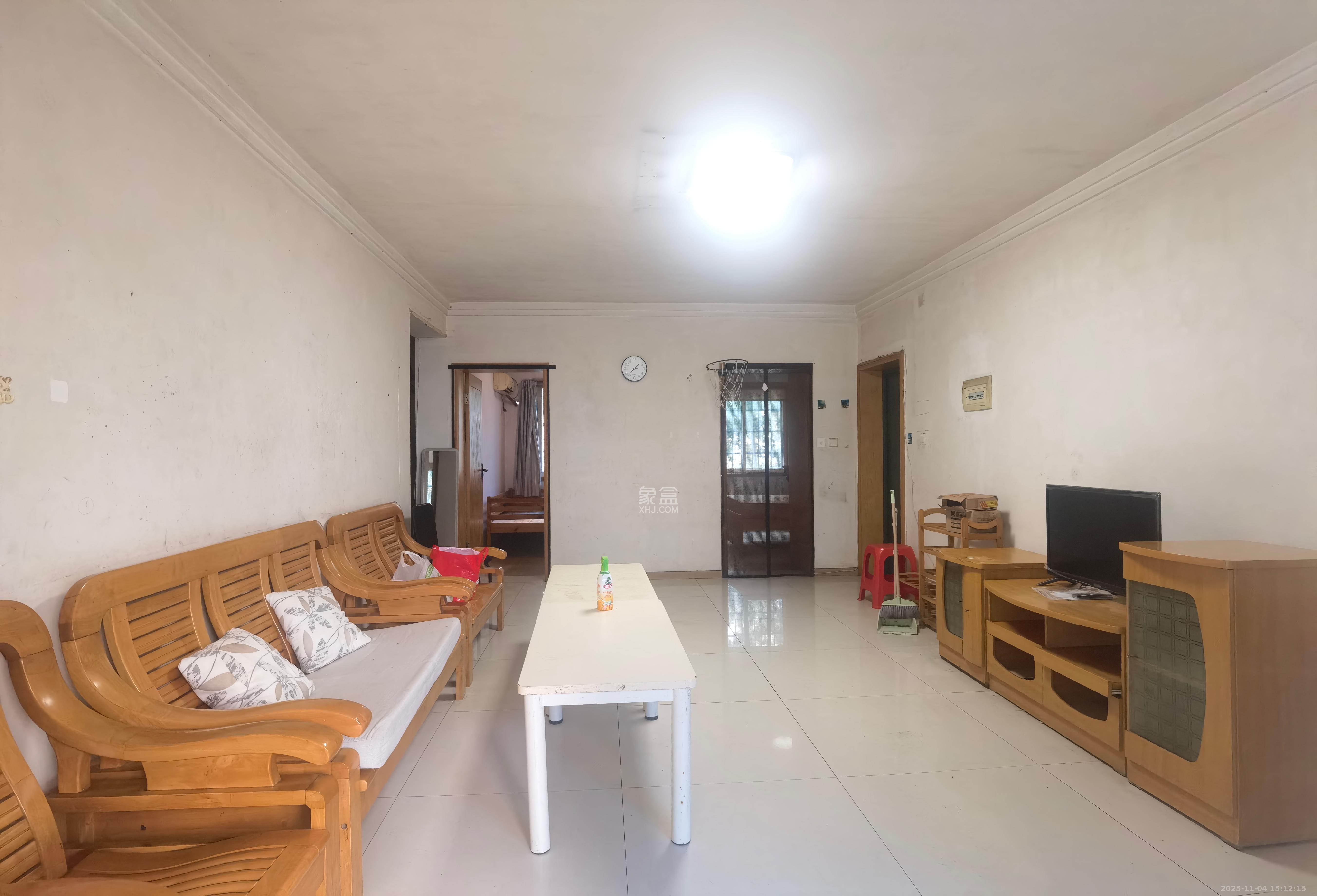 四方小区  3室1厅1卫    1900.0元/月