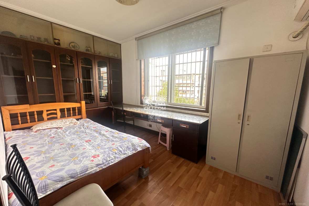 荷花园小区(安置房小区) 3室2厅1卫 2200.0元/月 荷花园小区(安置房小区) 3室2厅1卫 2200.0元/月室内图