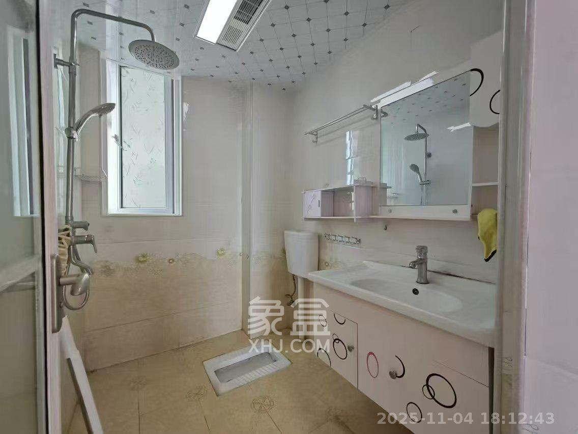 蓝光幸福满庭  2室2厅1卫    2100.0元/月室内图