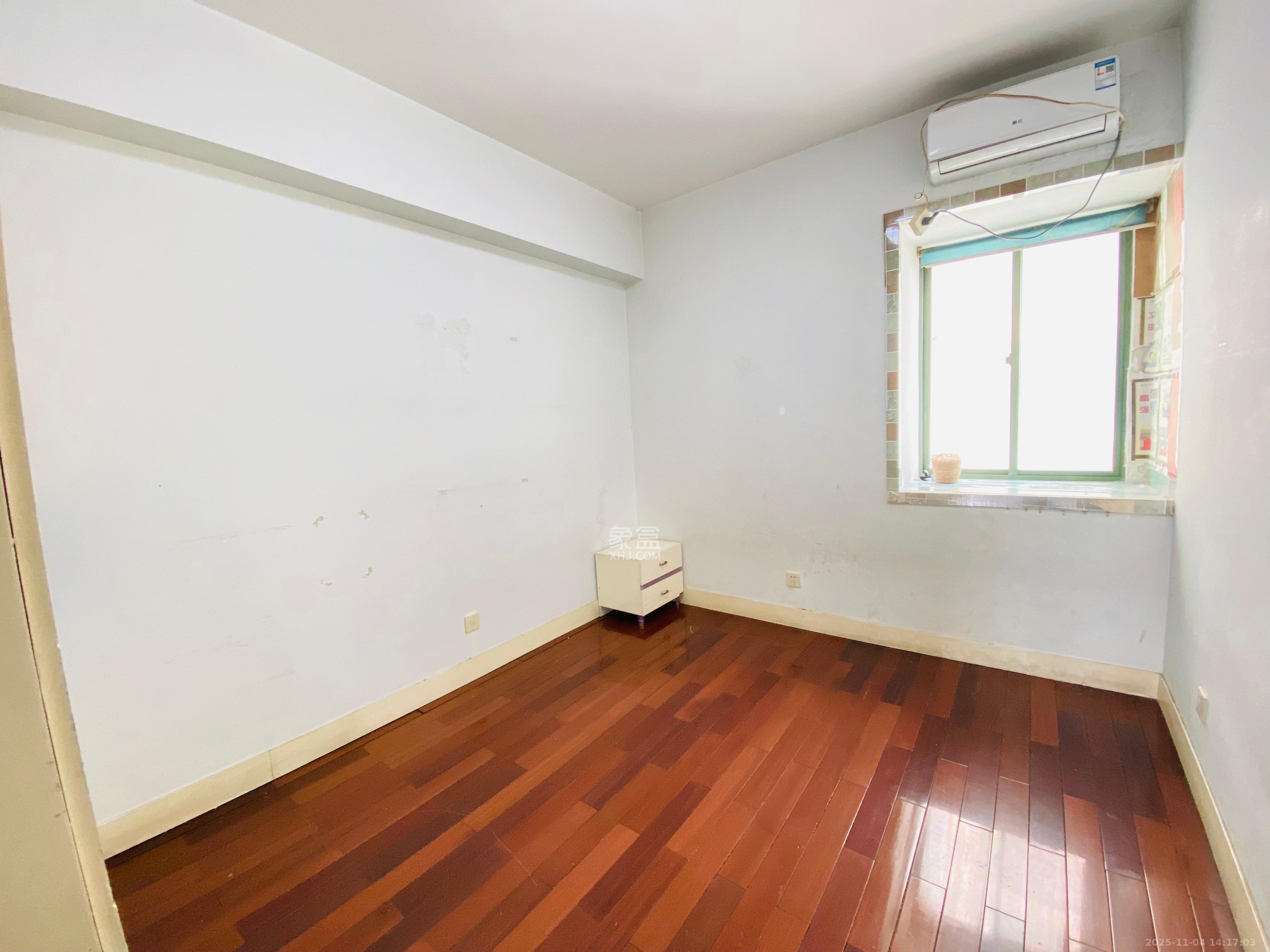 佳逸豪园  4室2厅2卫    3100.0元/月室内图