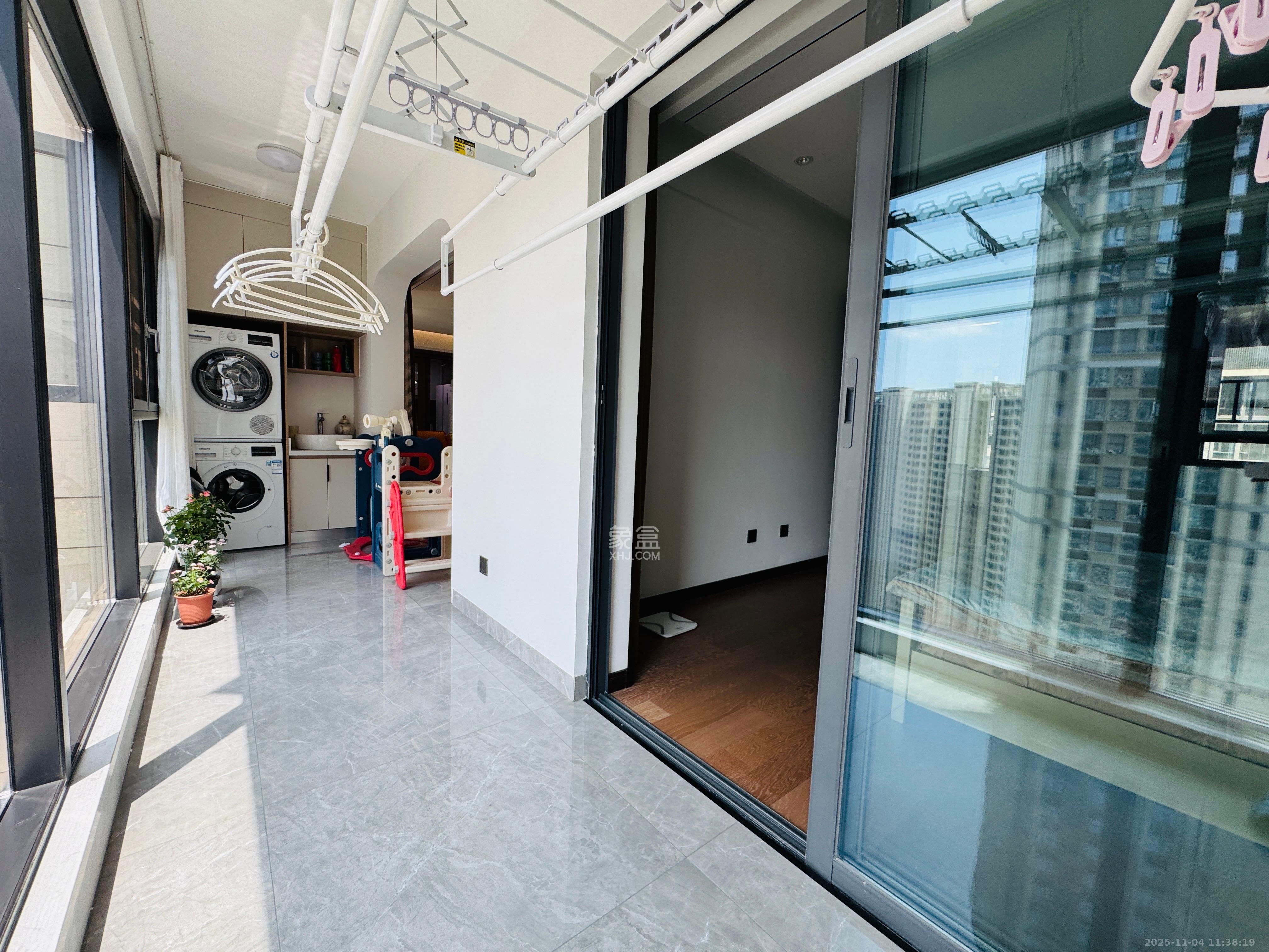 卓越中寰  4室2厅2卫    6500.0元/月室内图