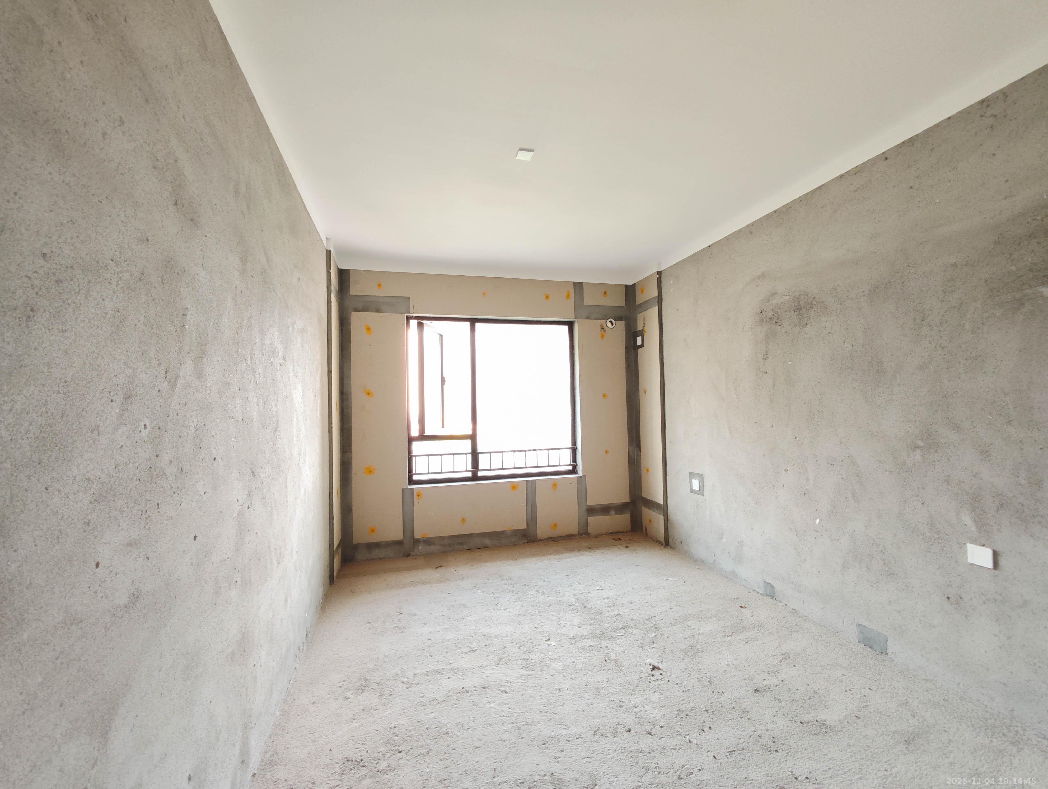 保利城（中航城国际社区、郡原美村）  4室2厅2卫    148.0万卧室