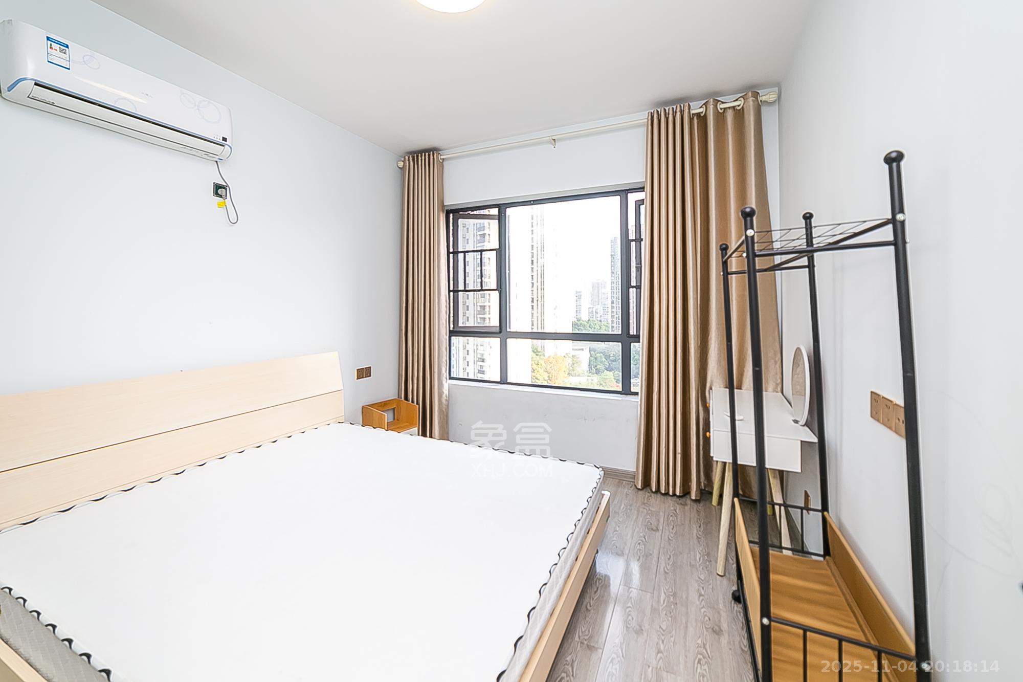 长盛岚庭  3室2厅1卫    99.0万卧室