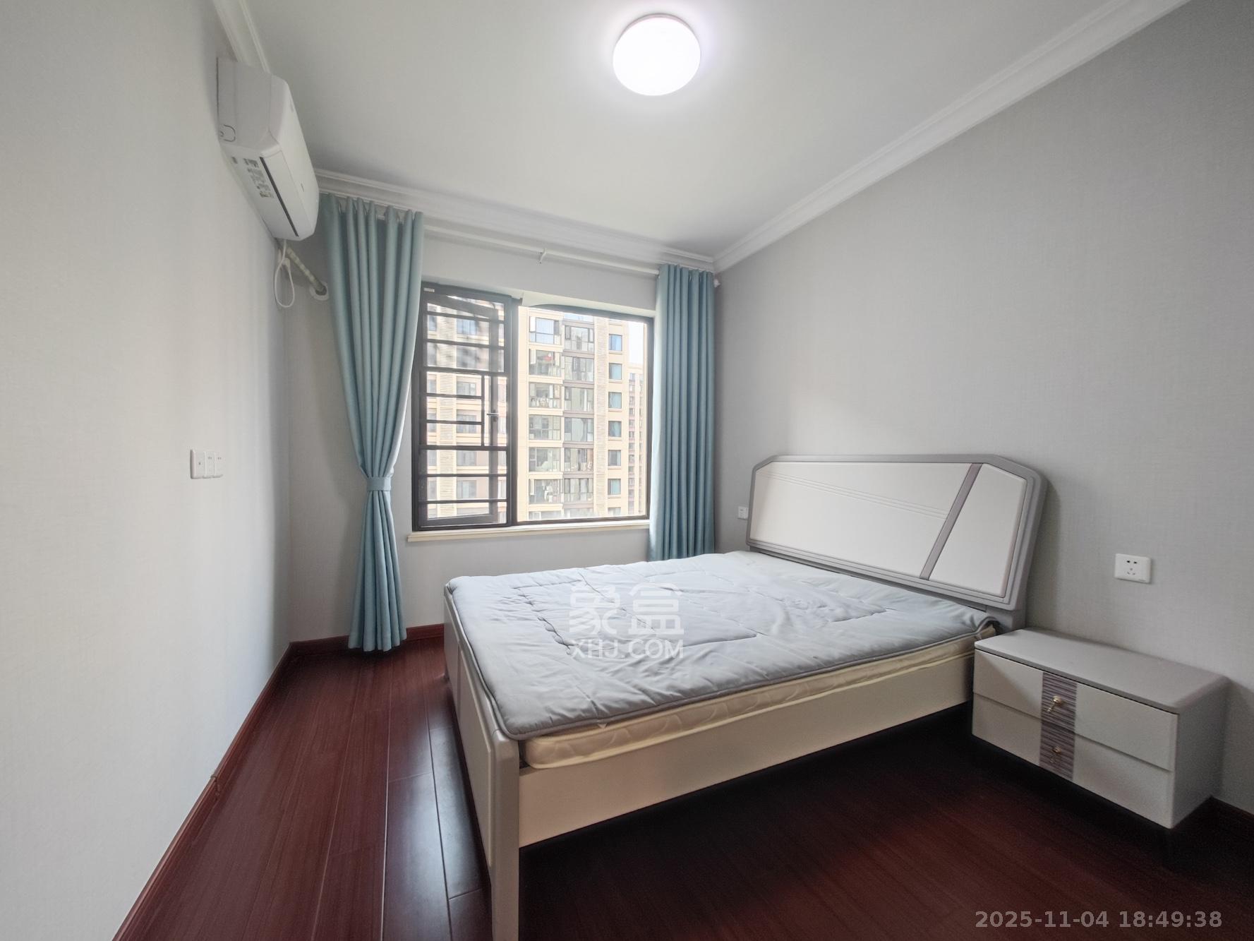 中海珑悦府 4室2厅2卫 120.0万 中海珑悦府 4室2厅2卫 120.0万卧室