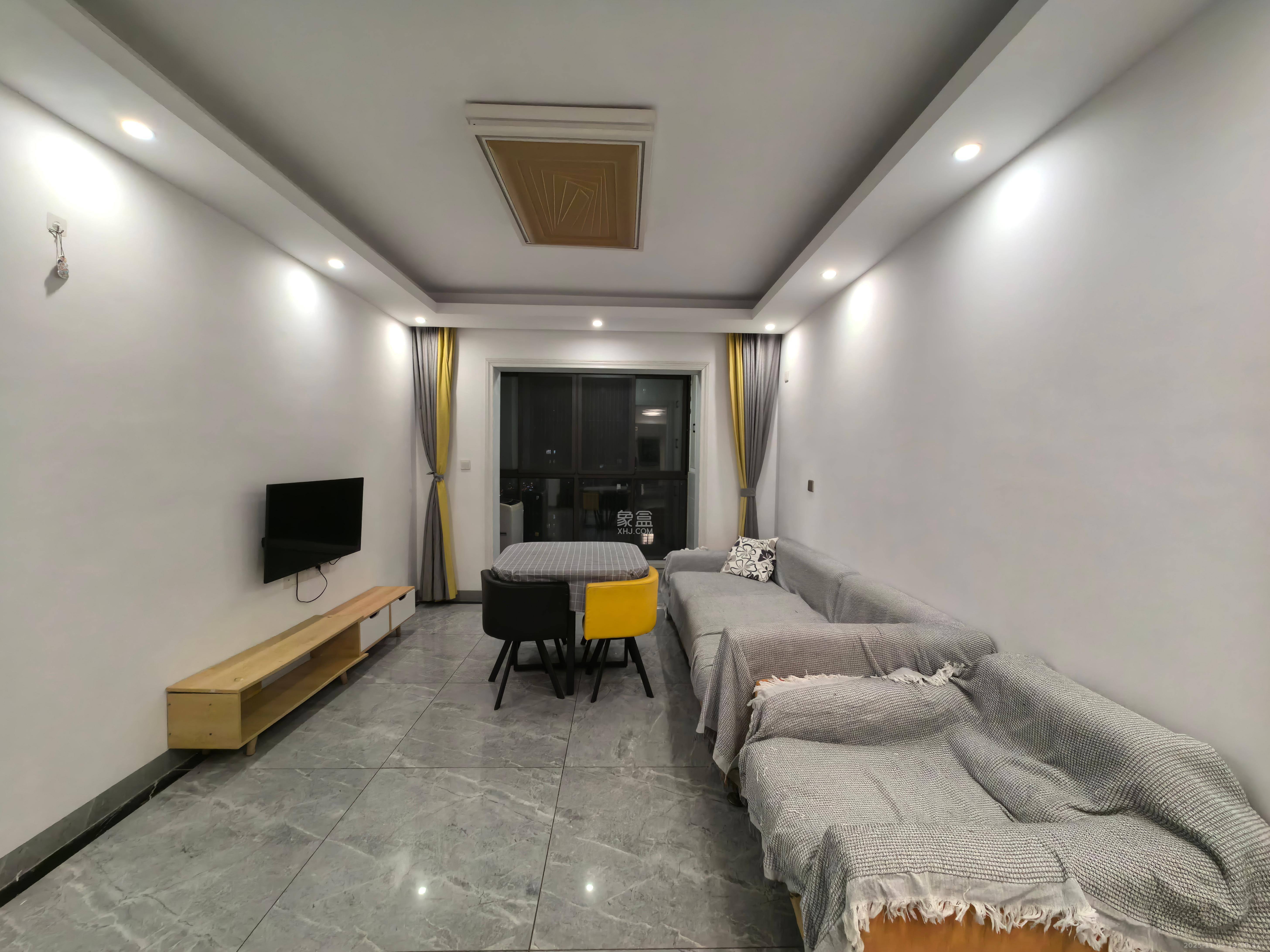 华润置地广场二期  1室0厅0卫    2200.0元/月