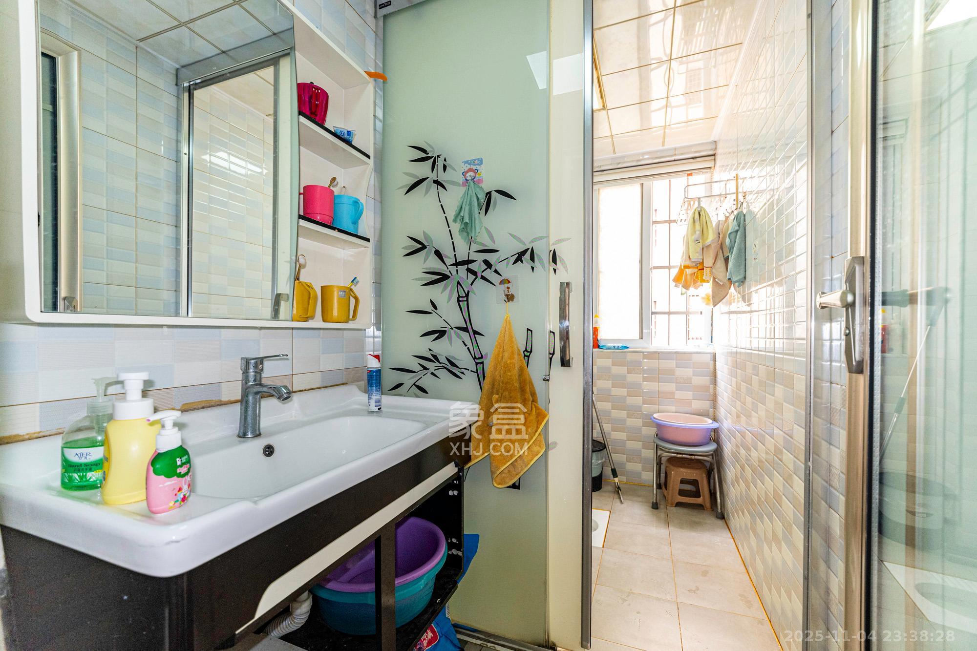 楚天世纪城西苑 3室2厅1卫 68.8万 楚天世纪城西苑 3室2厅1卫 68.8万卫生间