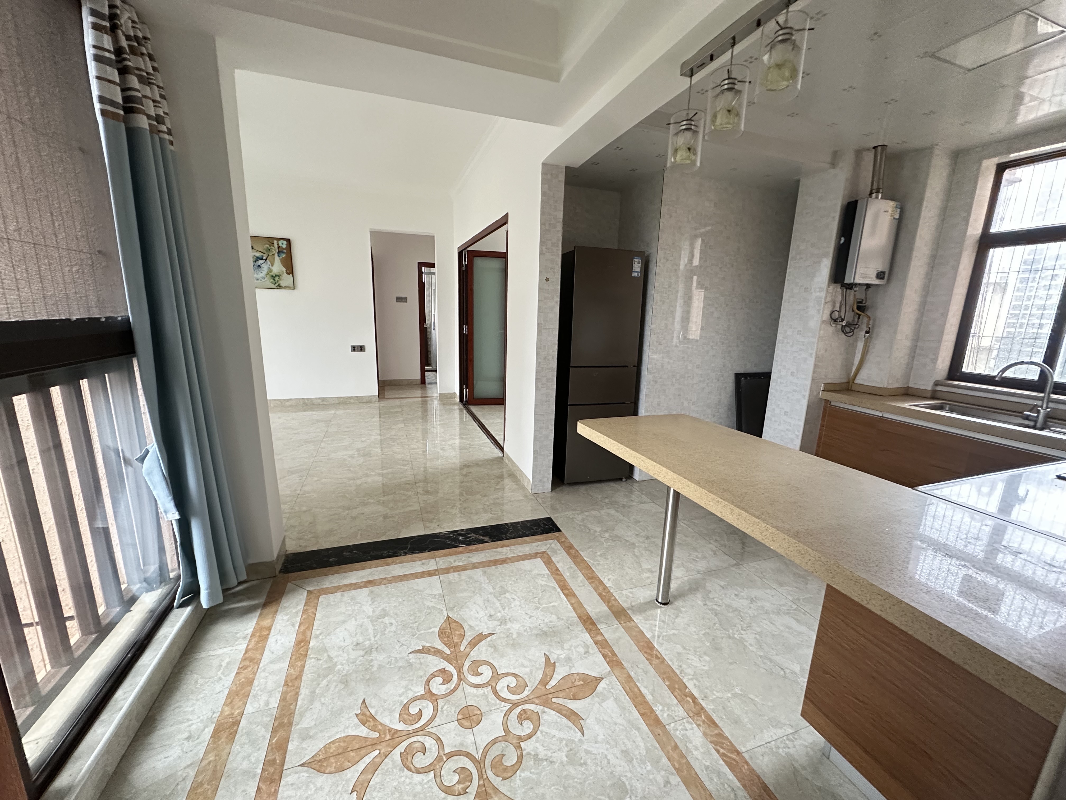 紫园D区 2室2厅1卫 225.0万 紫园D区 2室2厅1卫 225.0万客厅