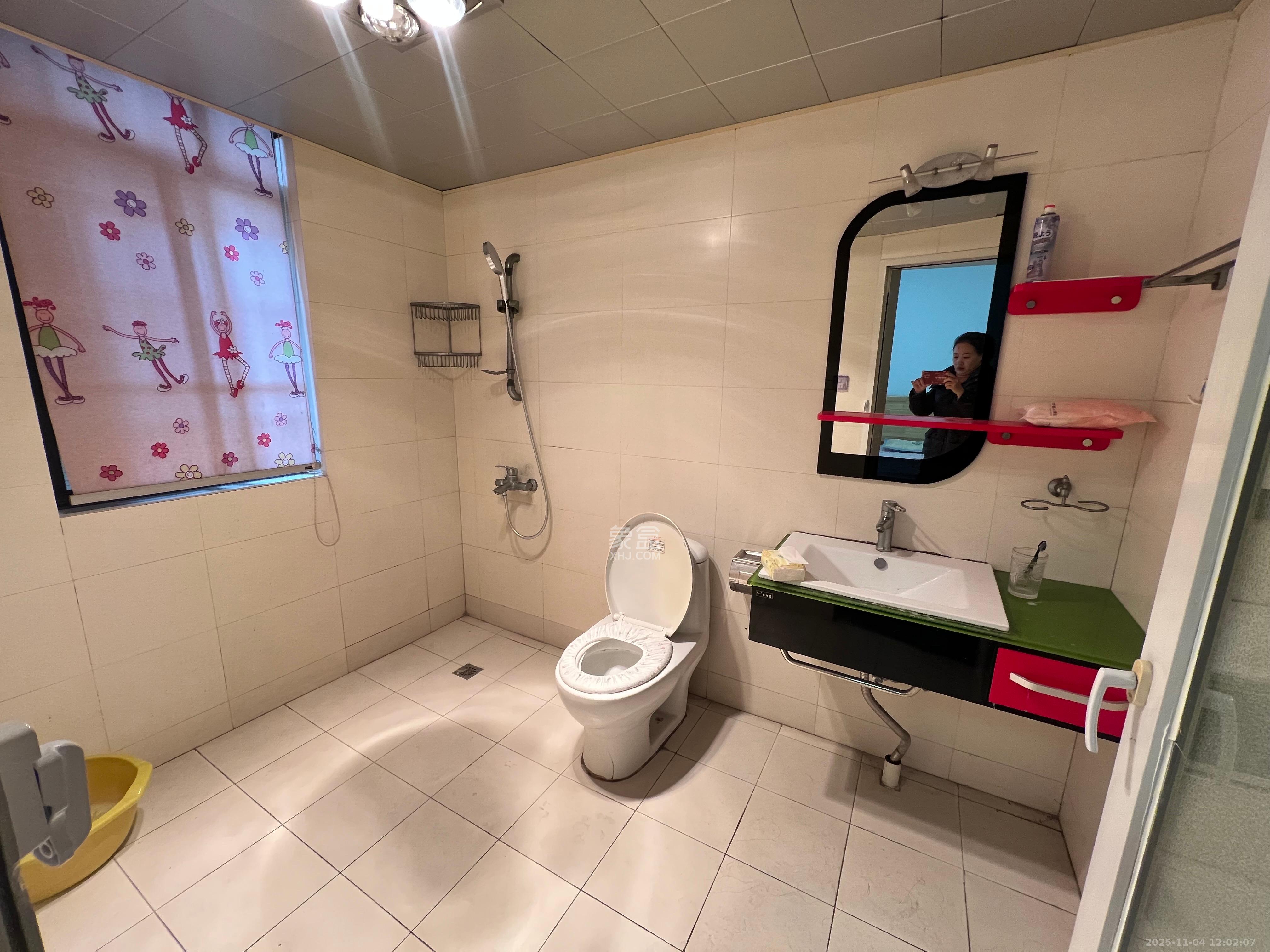 银港水晶城 3室2厅2卫 2600.0元/月 银港水晶城 3室2厅2卫 2600.0元/月室内图