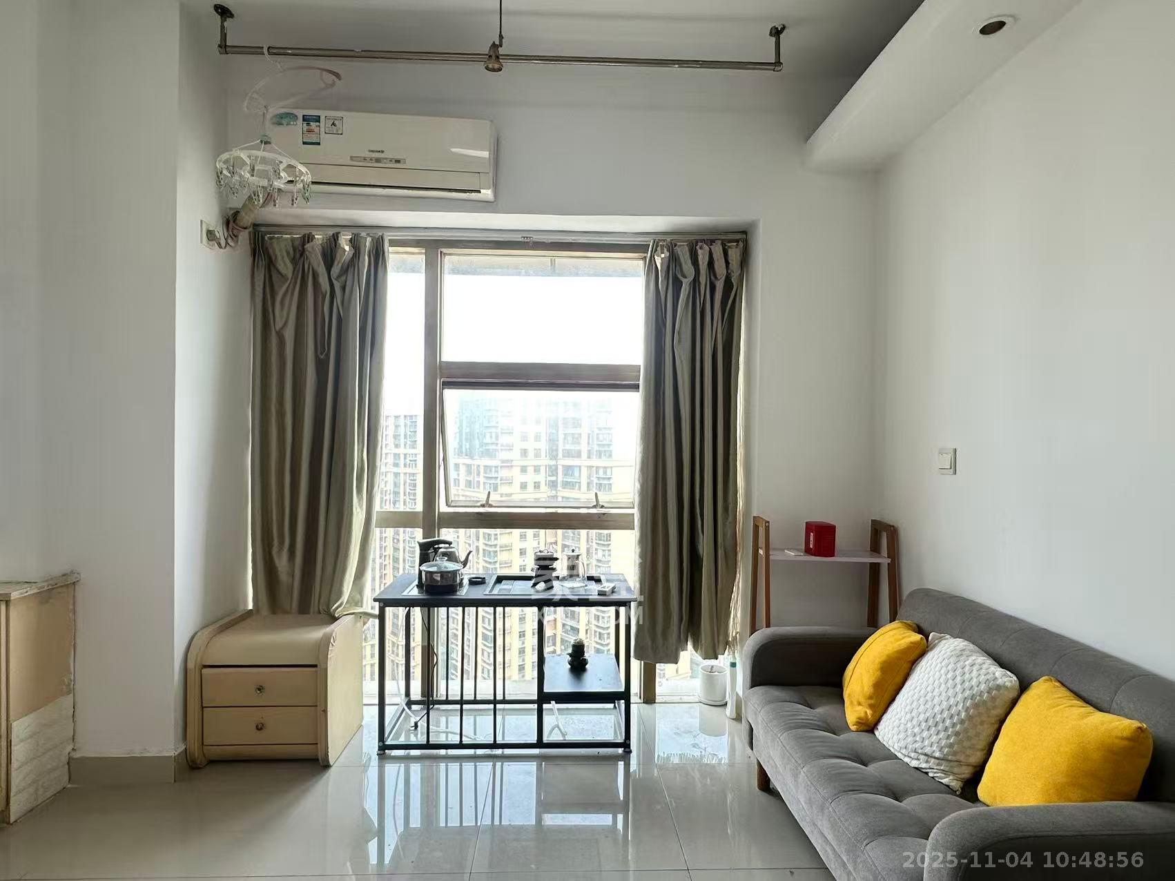 天健芙蓉盛世一期  1室1厅1卫    1350.0元/月