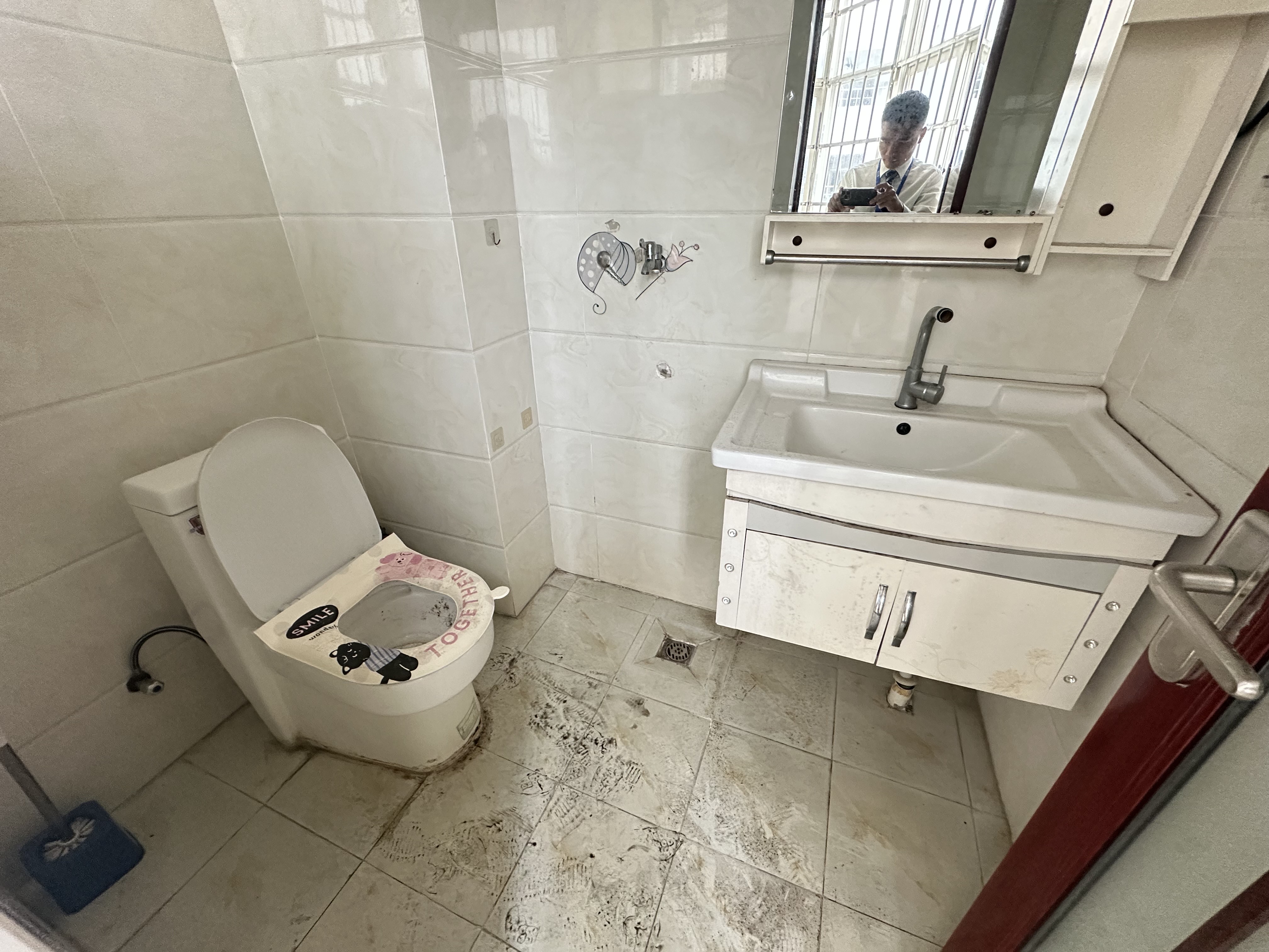 昌茂清华园 2室2厅1卫 99.0万 昌茂清华园 2室2厅1卫 99.0万客厅