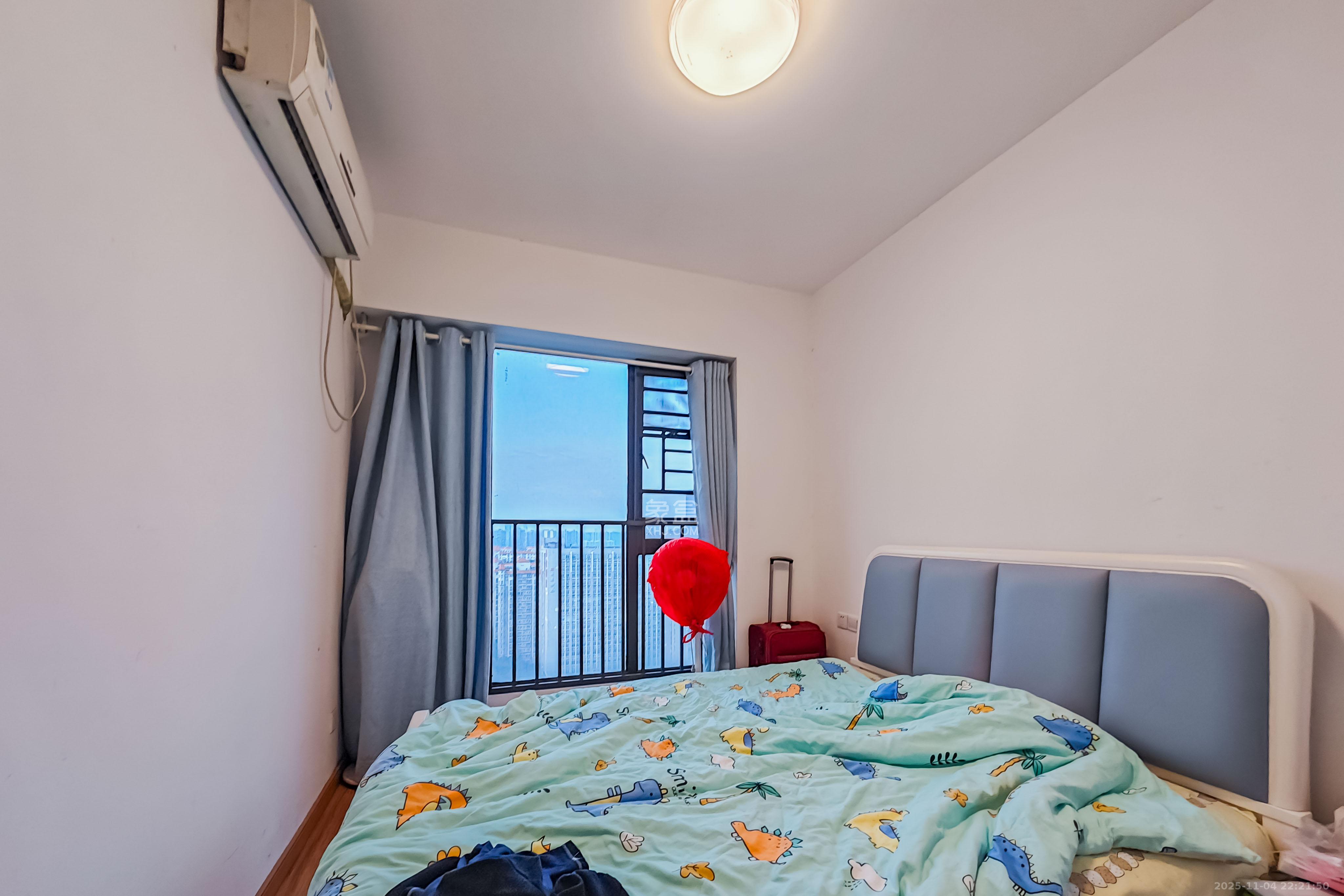 旭辉国际广场(永升商业广场) 4室2厅2卫 165.0万 旭辉国际广场(永升商业广场) 4室2厅2卫 165.0万其他