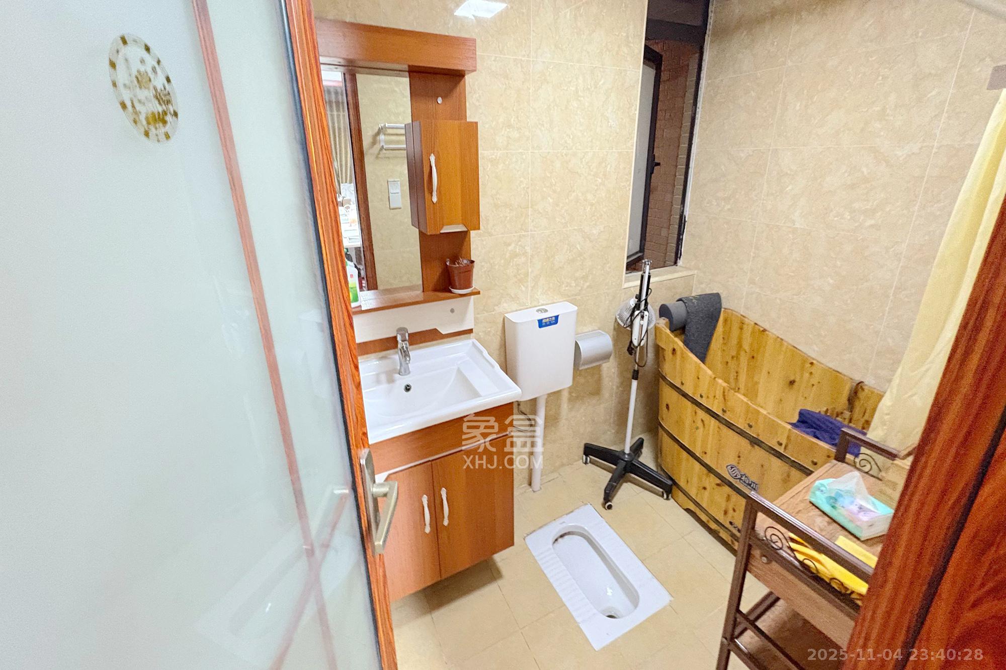 湘域城邦(湘域国际中心) 3室2厅1卫 210.0万 湘域城邦(湘域国际中心) 3室2厅1卫 210.0万卫生间