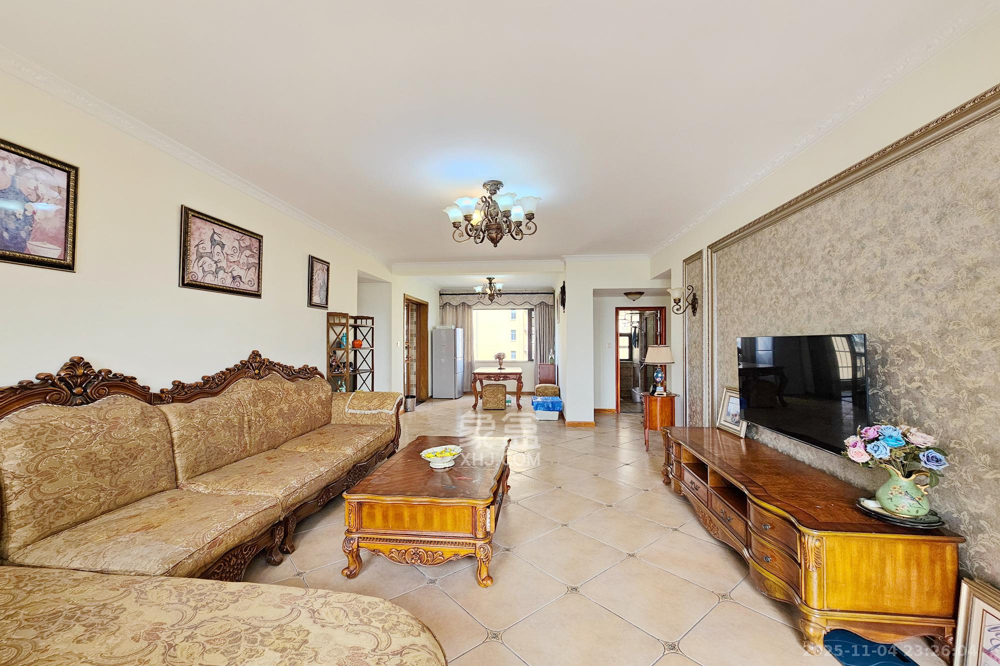 茂华国际湘  3室2厅2卫    113.0万客厅