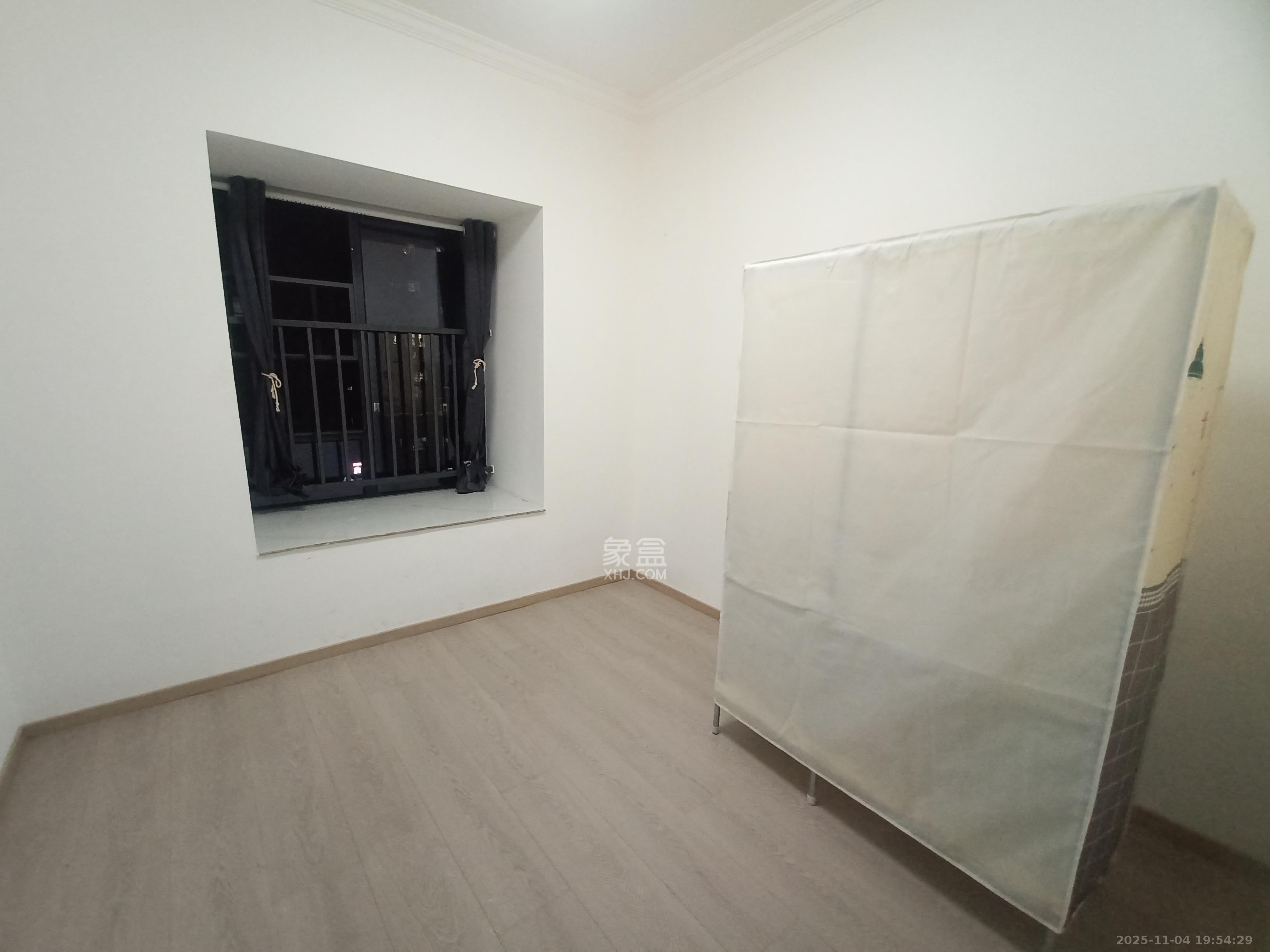 惟智园安置小区 4室2厅2卫 2400.0元/月 惟智园安置小区 4室2厅2卫 2400.0元/月室内图