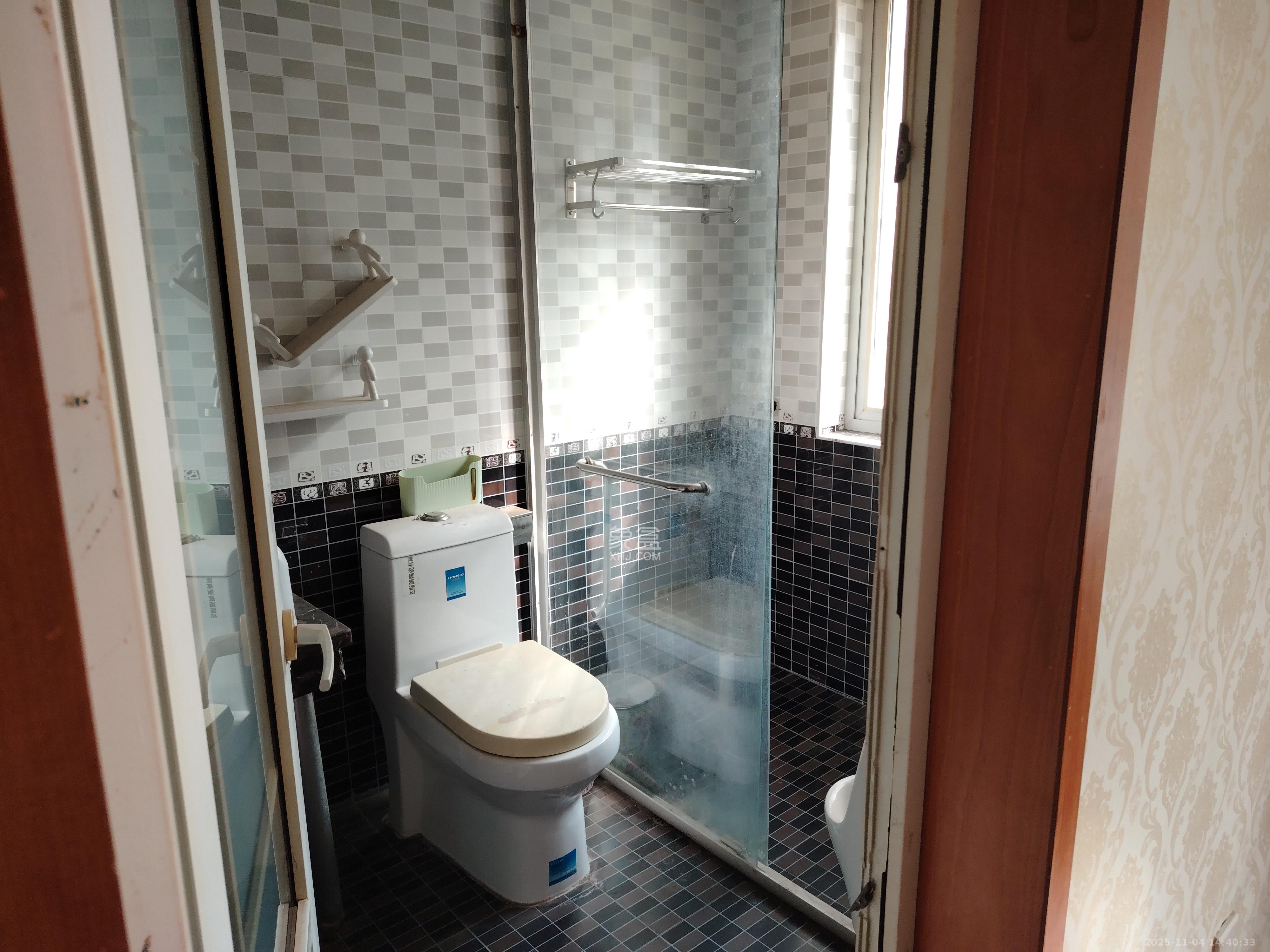 梅苑家园 3室2厅2卫 1800.0元/月 梅苑家园 3室2厅2卫 1800.0元/月室内图