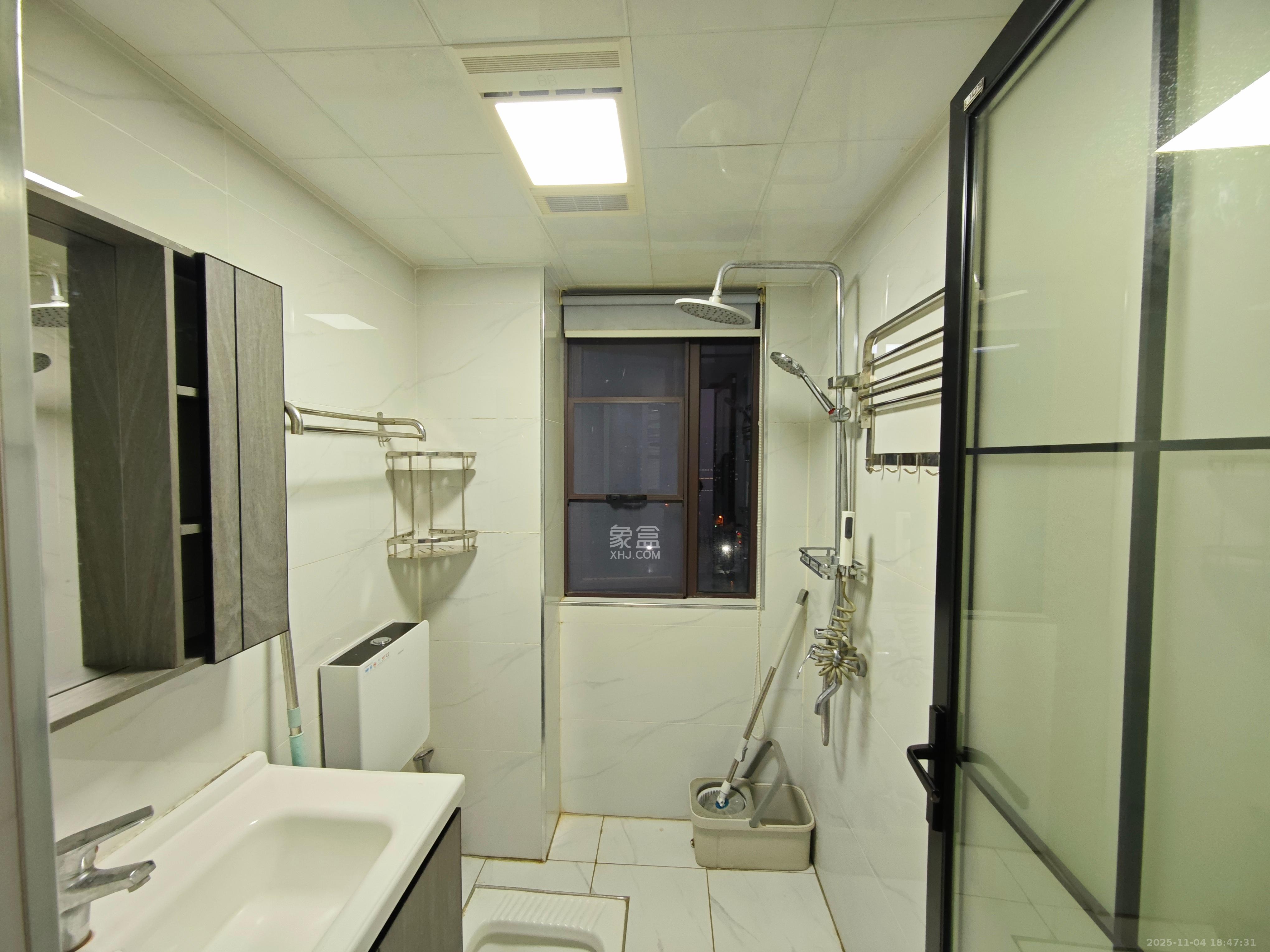 和润园三期  2室2厅1卫    2200.0元/月室内图