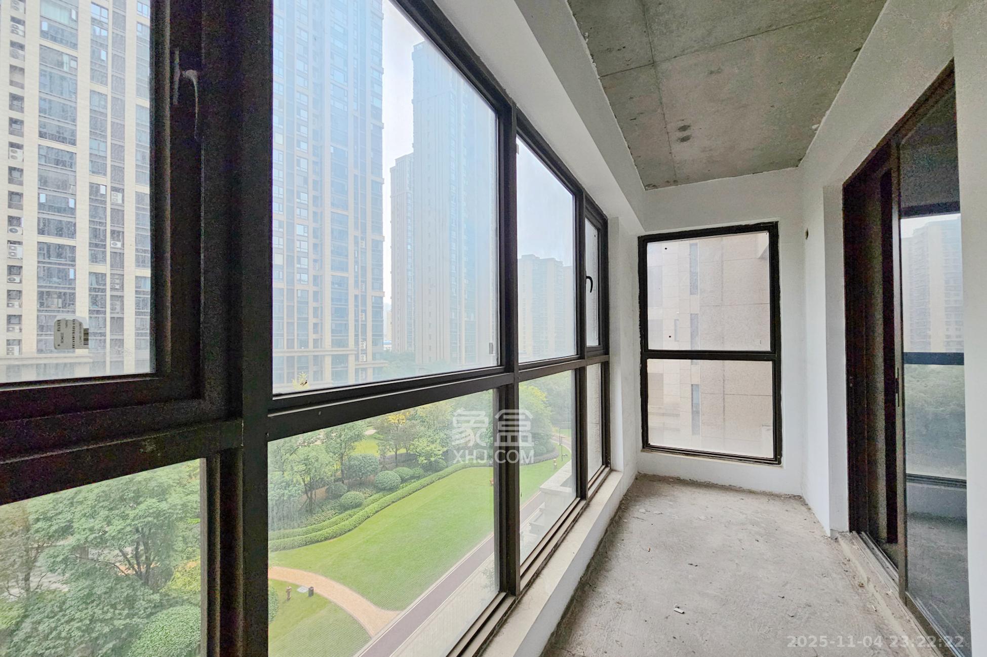 明昇壹城(明昇时代广场)二期 3室2厅2卫 168.0万 明昇壹城(明昇时代广场)二期 3室2厅2卫 168.0万阳台