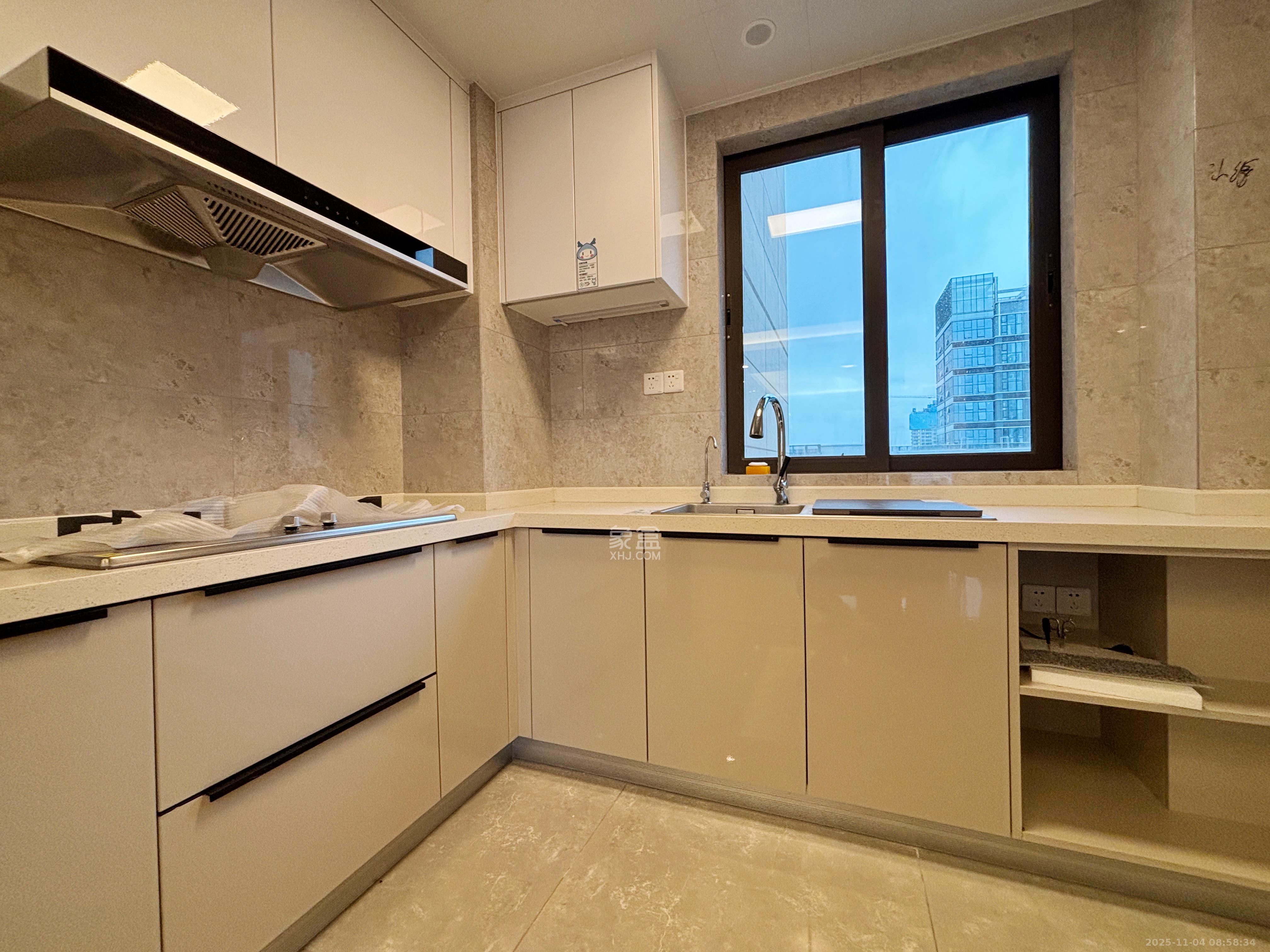 龙湖铂金中心（龙湖春江郦城）  3室2厅2卫    4600.0元/月室内图