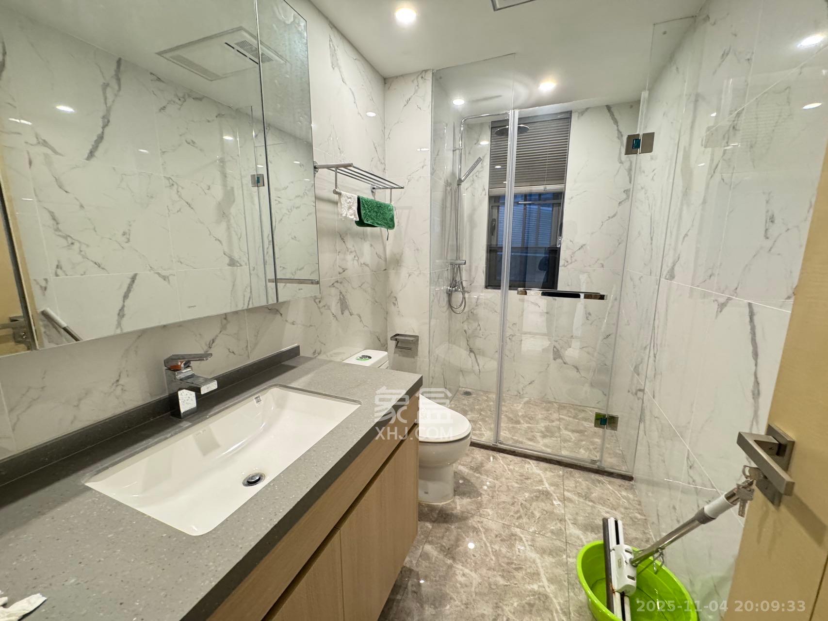 复地滨江金融中心  4室1厅2卫    4500.0元/月室内图