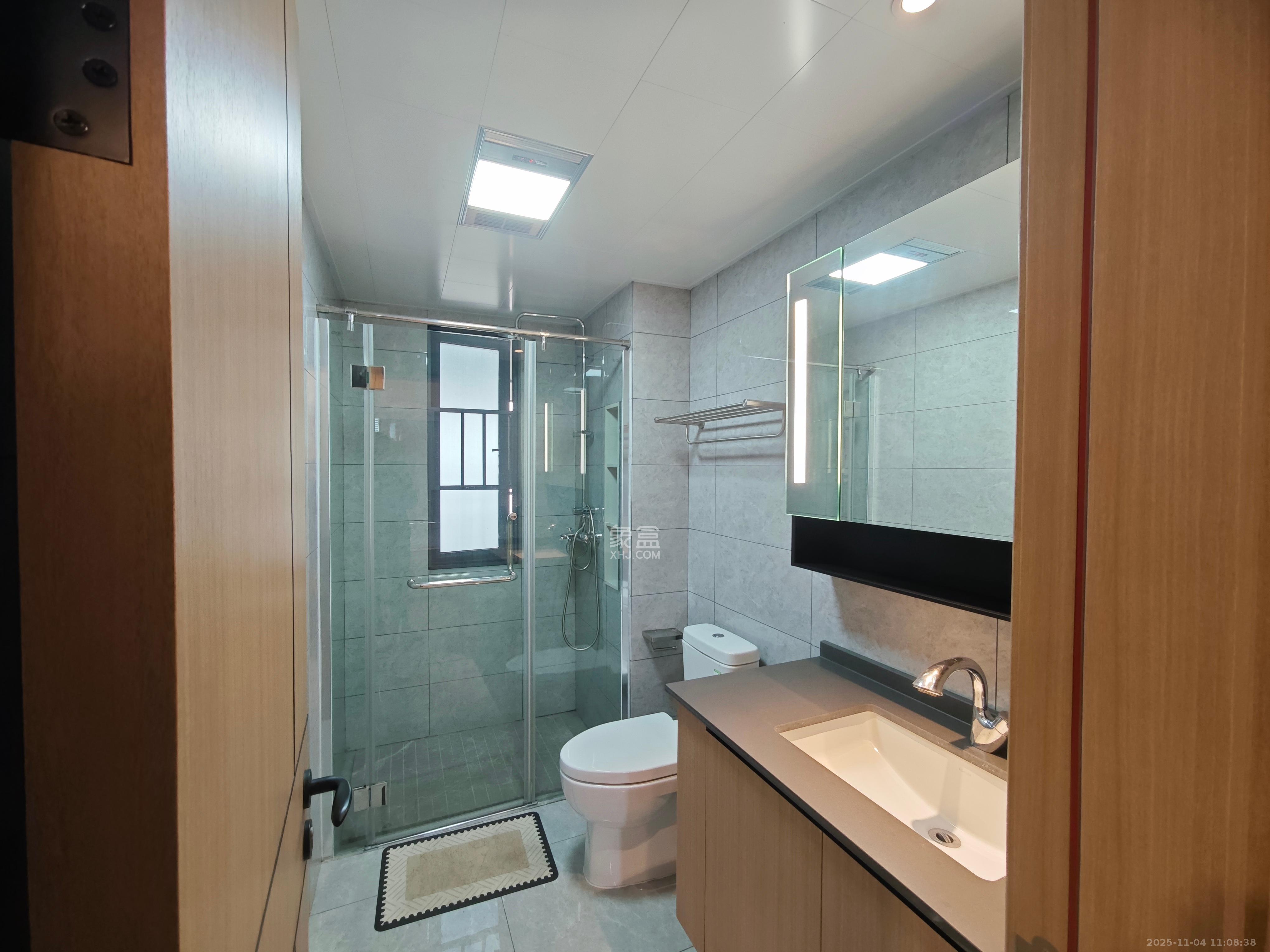 爱家当代境  3室2厅1卫    3200.0元/月室内图