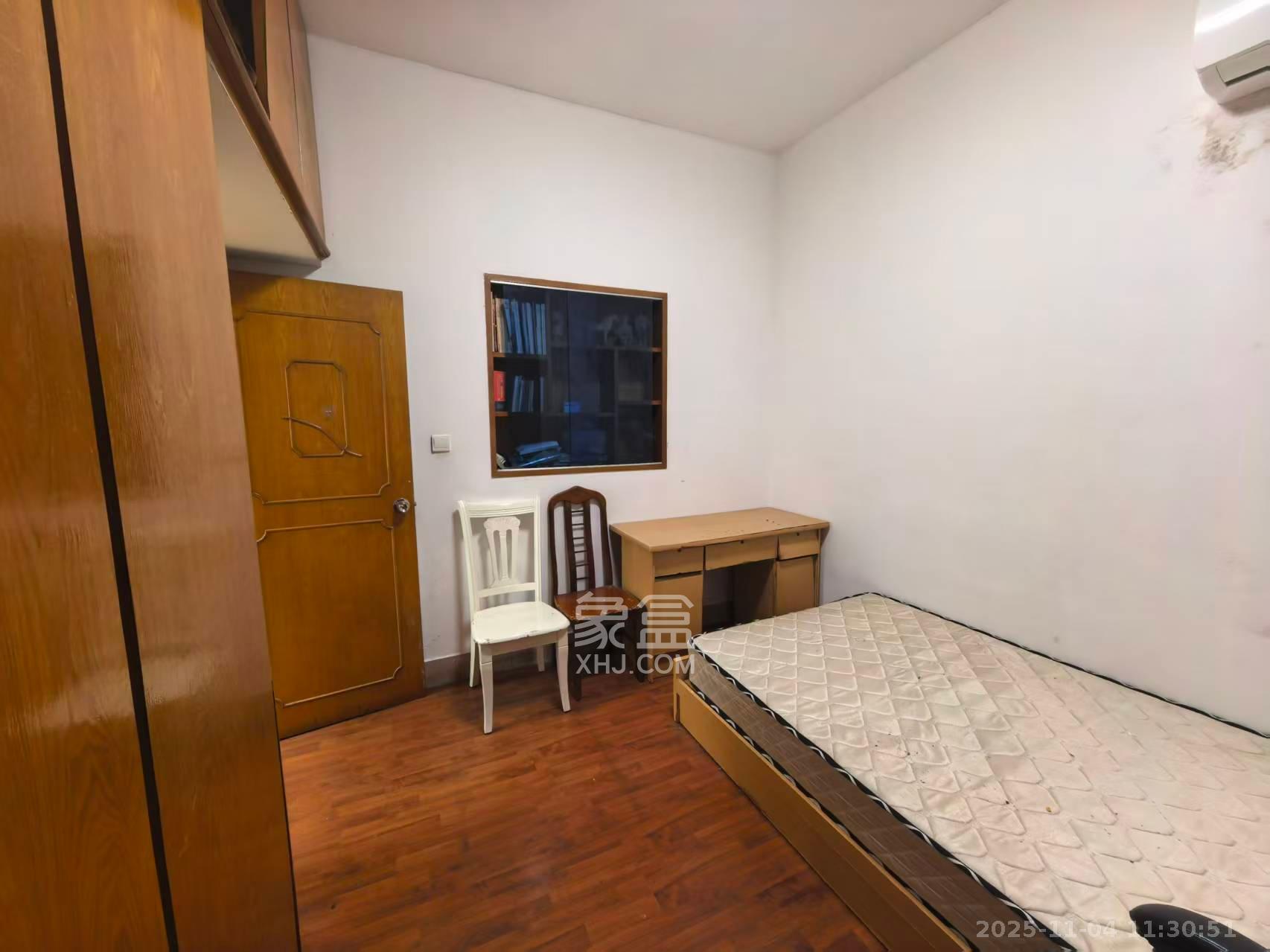 轻苑小区  3室1厅1卫    1600.0元/月室内图