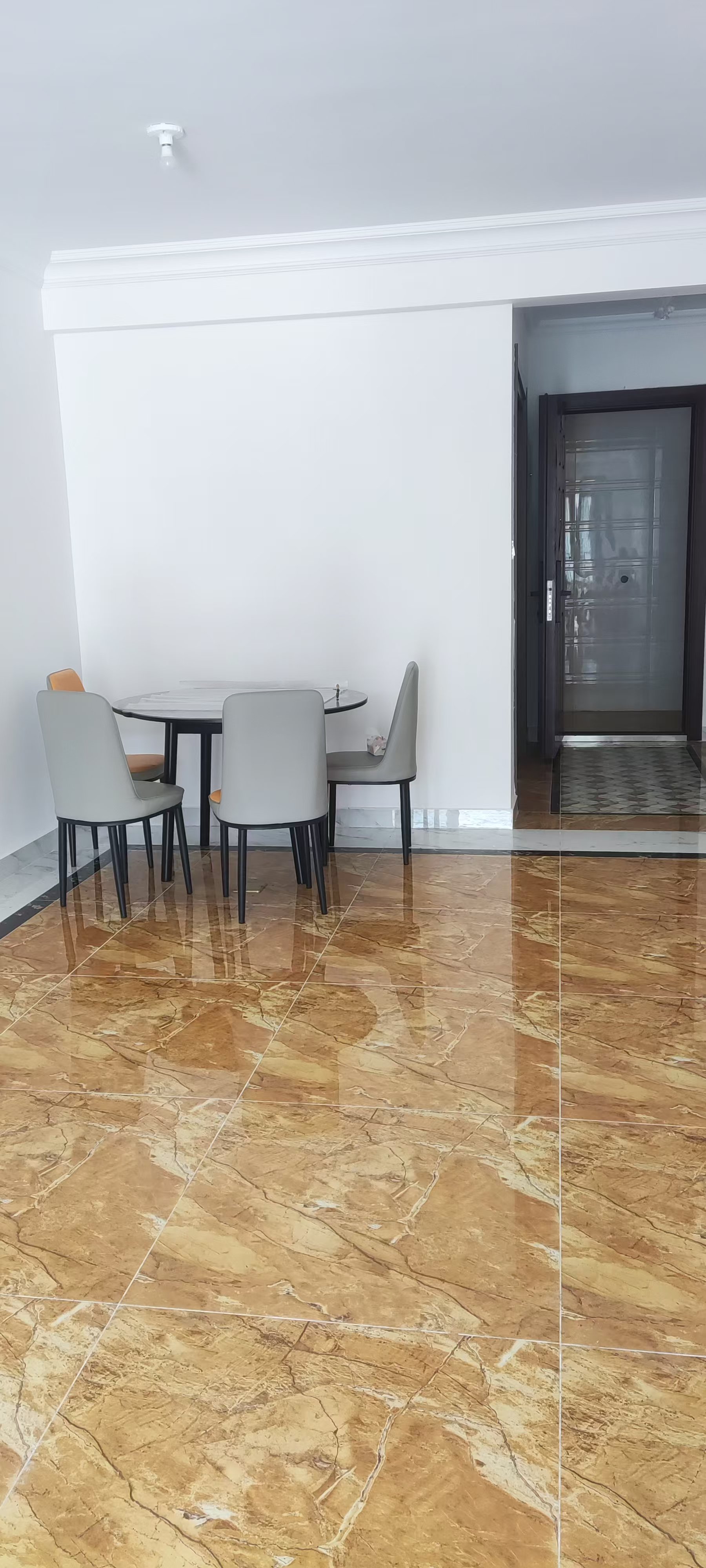 碧桂园梓山府 3室2厅2卫 1900.0元/月 碧桂园梓山府 3室2厅2卫 1900.0元/月室内图