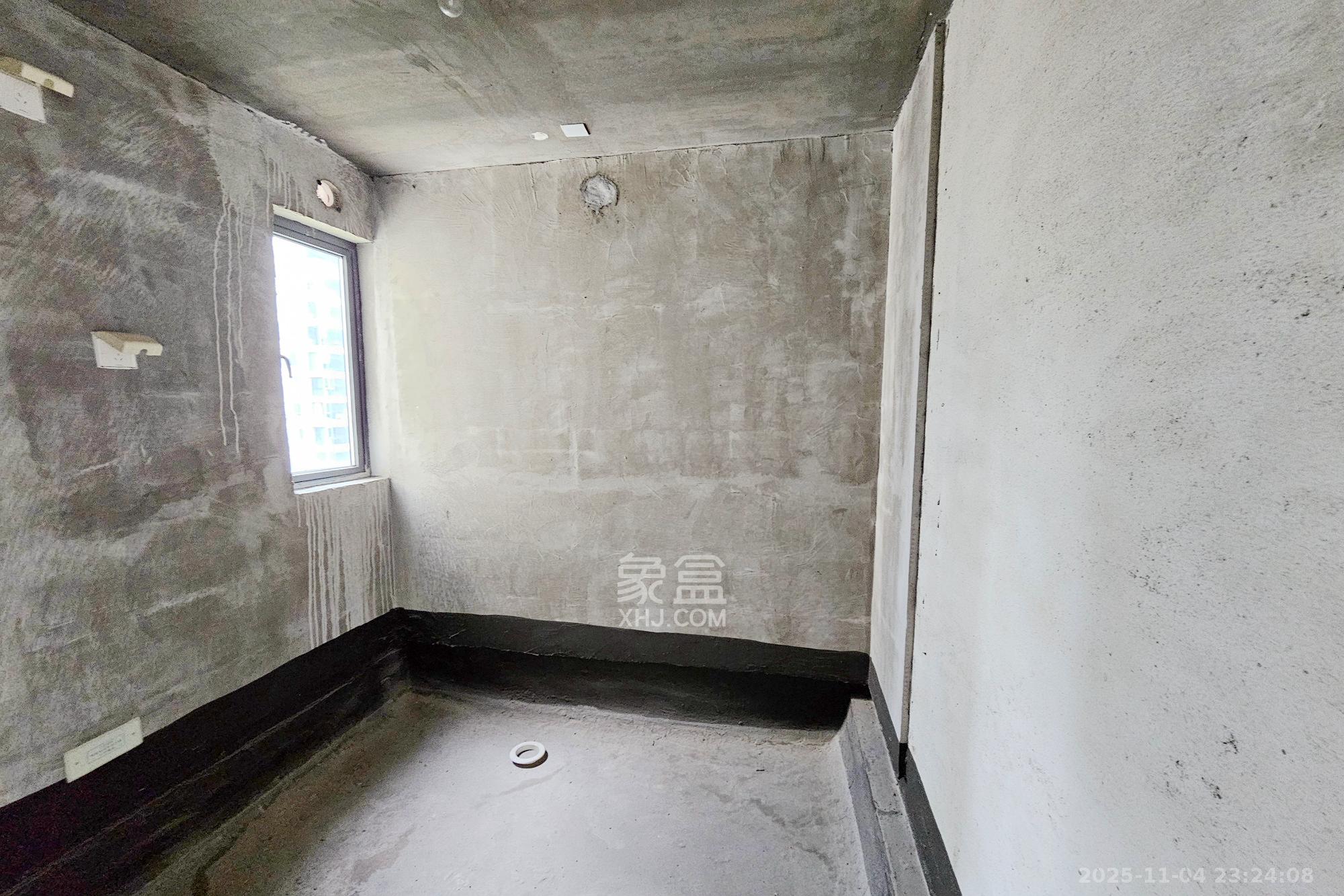 长房东旭国际  4室2厅2卫    145.0万其他