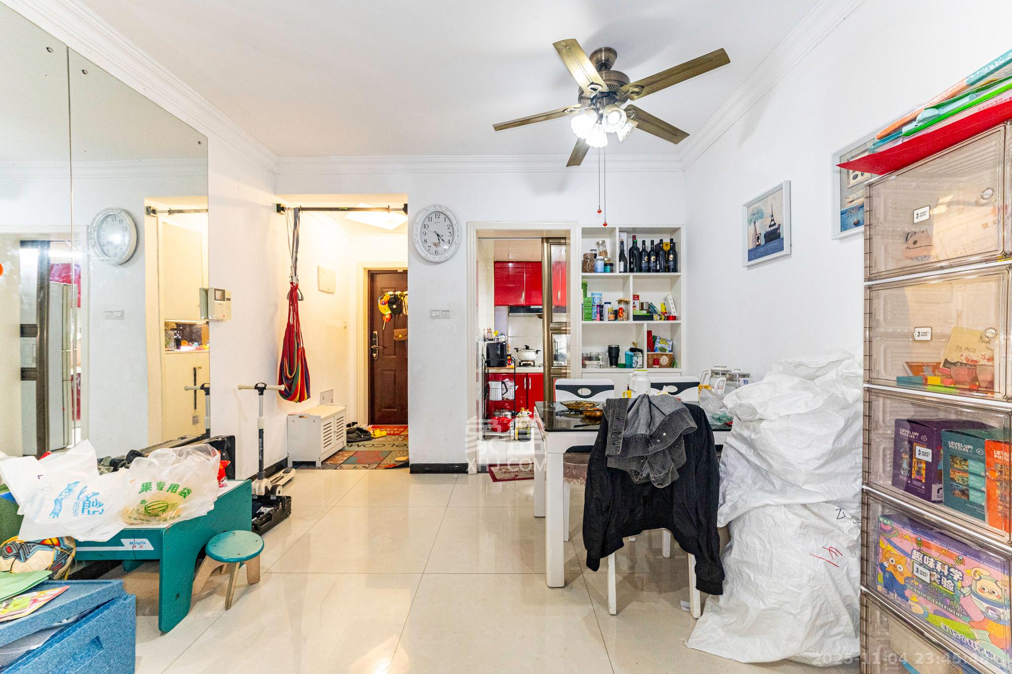 华润凤凰城三期  2室2厅1卫    63.8万客厅