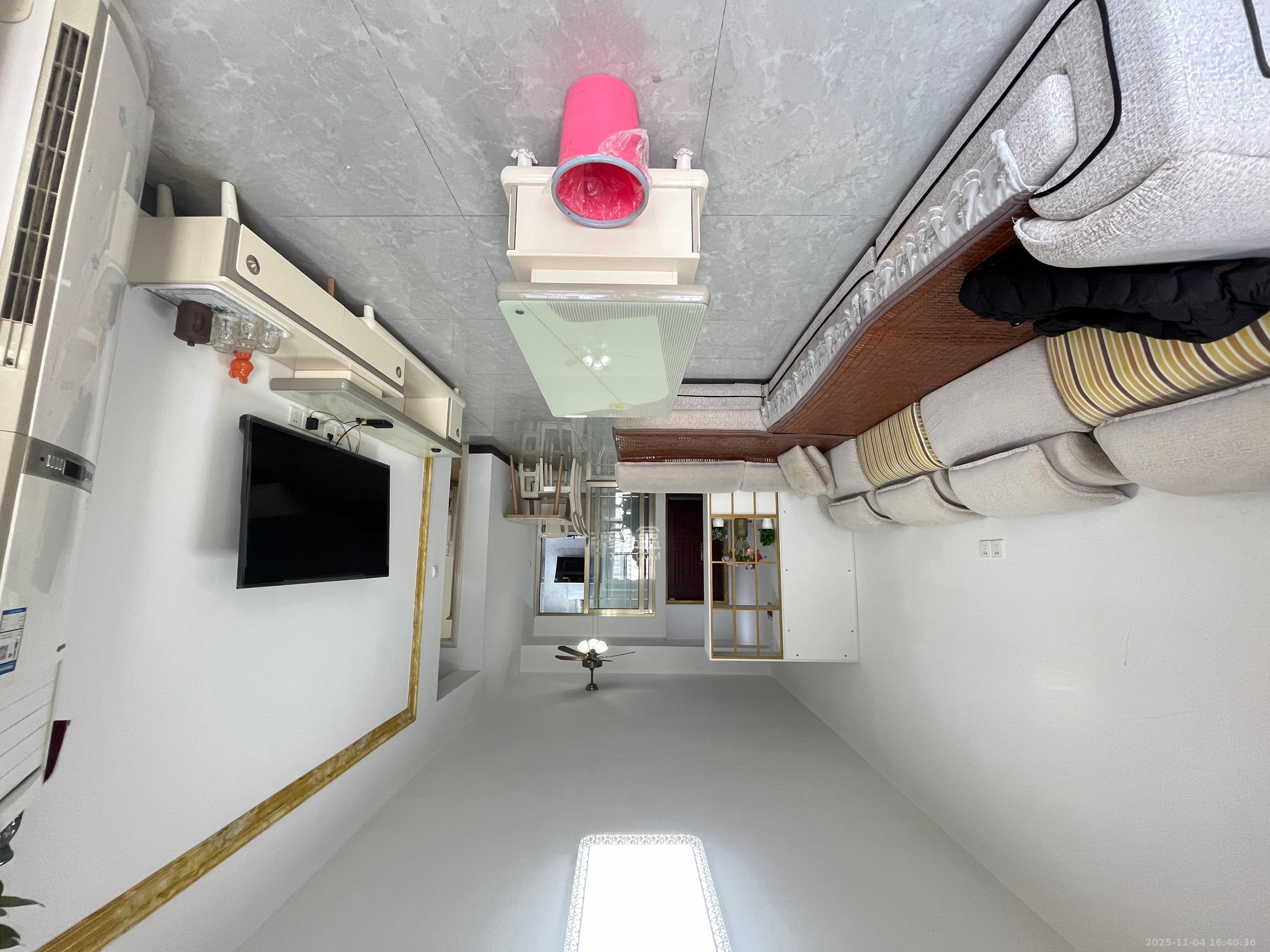 中交中央公园D4区  2室2厅1卫    2400.0元/月