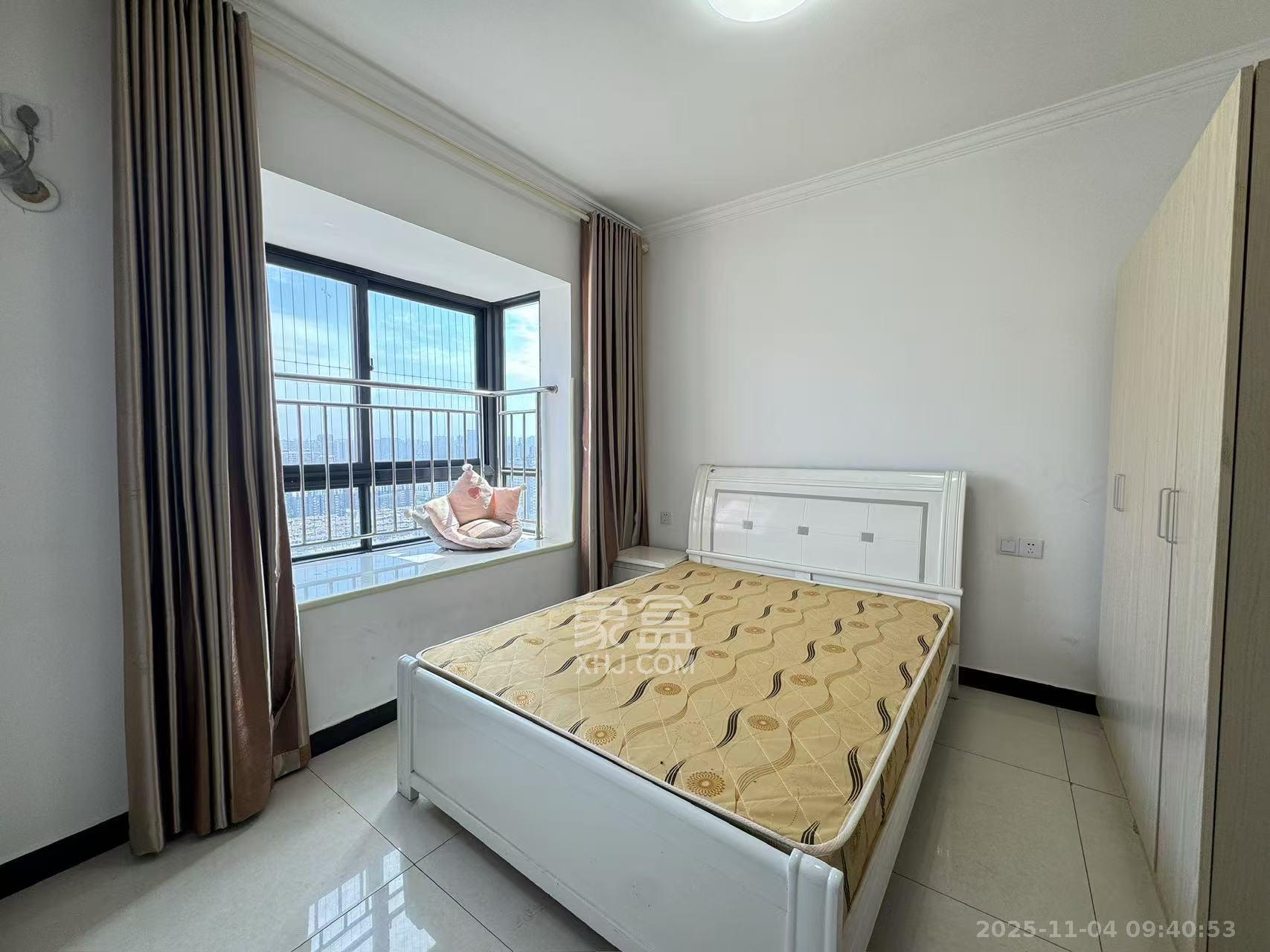 华城广场  2室1厅1卫    2500.0元/月室内图