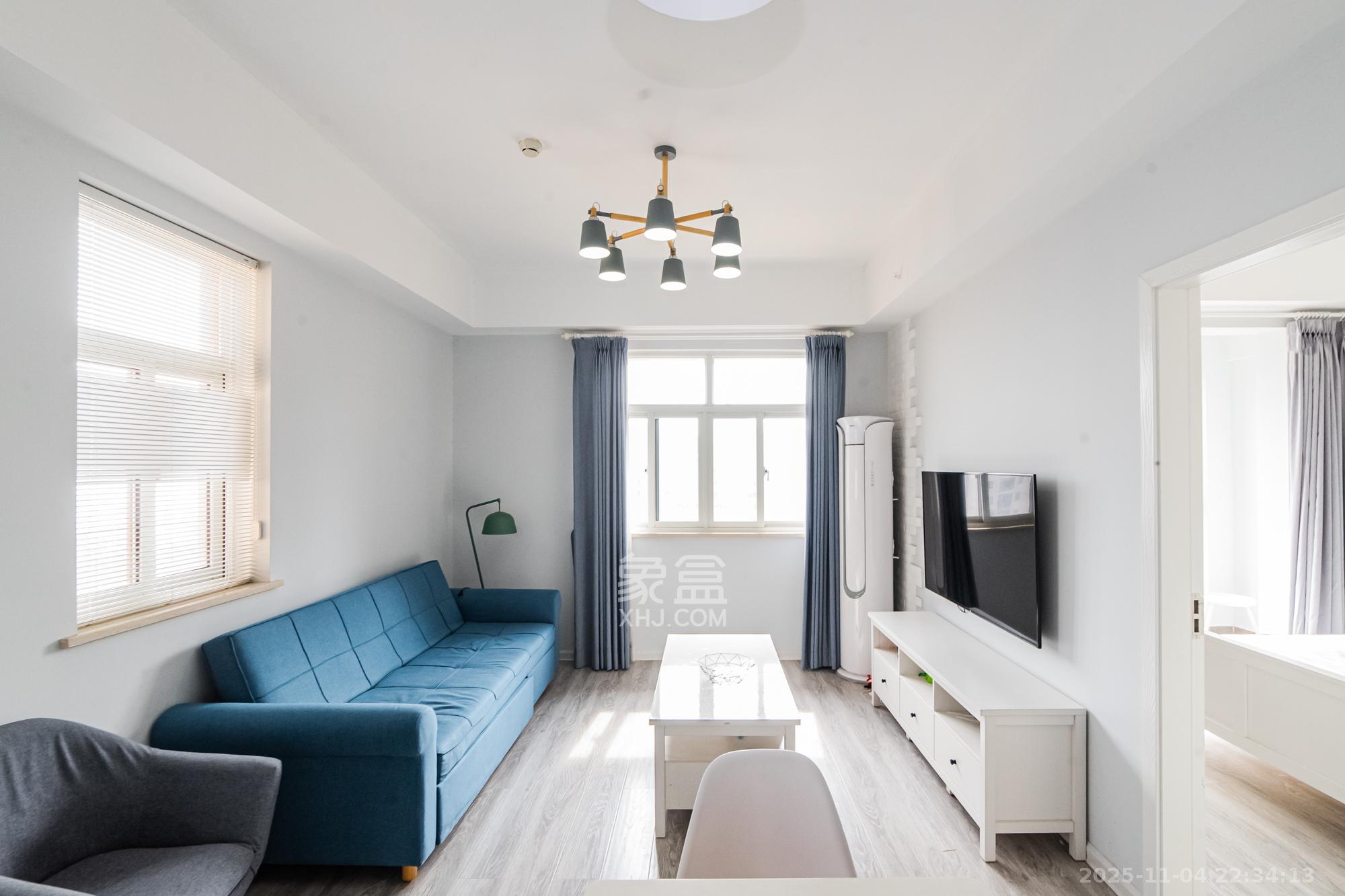 北辰三角洲E4区 2室2厅1卫 85.0万 北辰三角洲E4区 2室2厅1卫 85.0万客厅